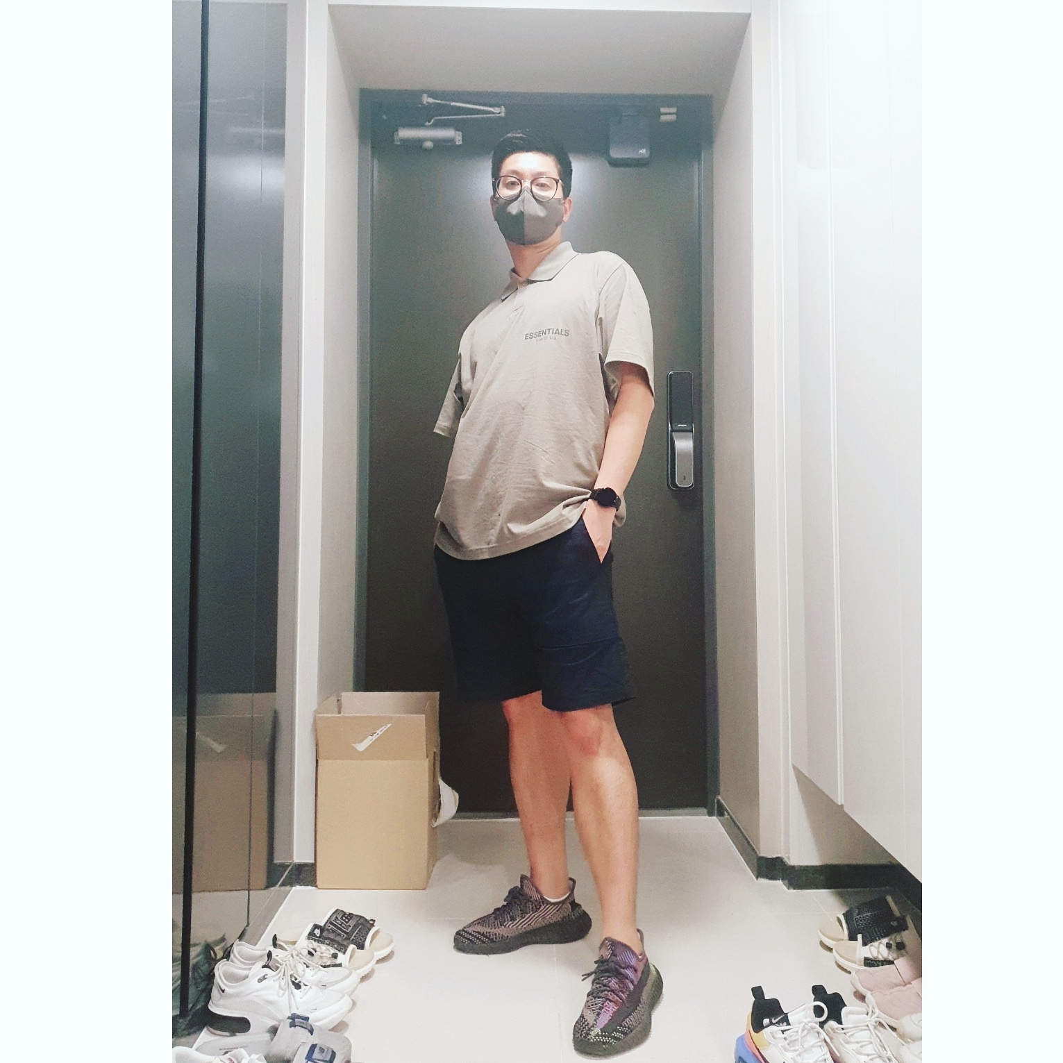 Adidas Yeezy Boost 350 V2 Yecheil - Non-Reflective, Essentials Short Sleeve Boxy Polo Taupe - 20FW 착용 스타일