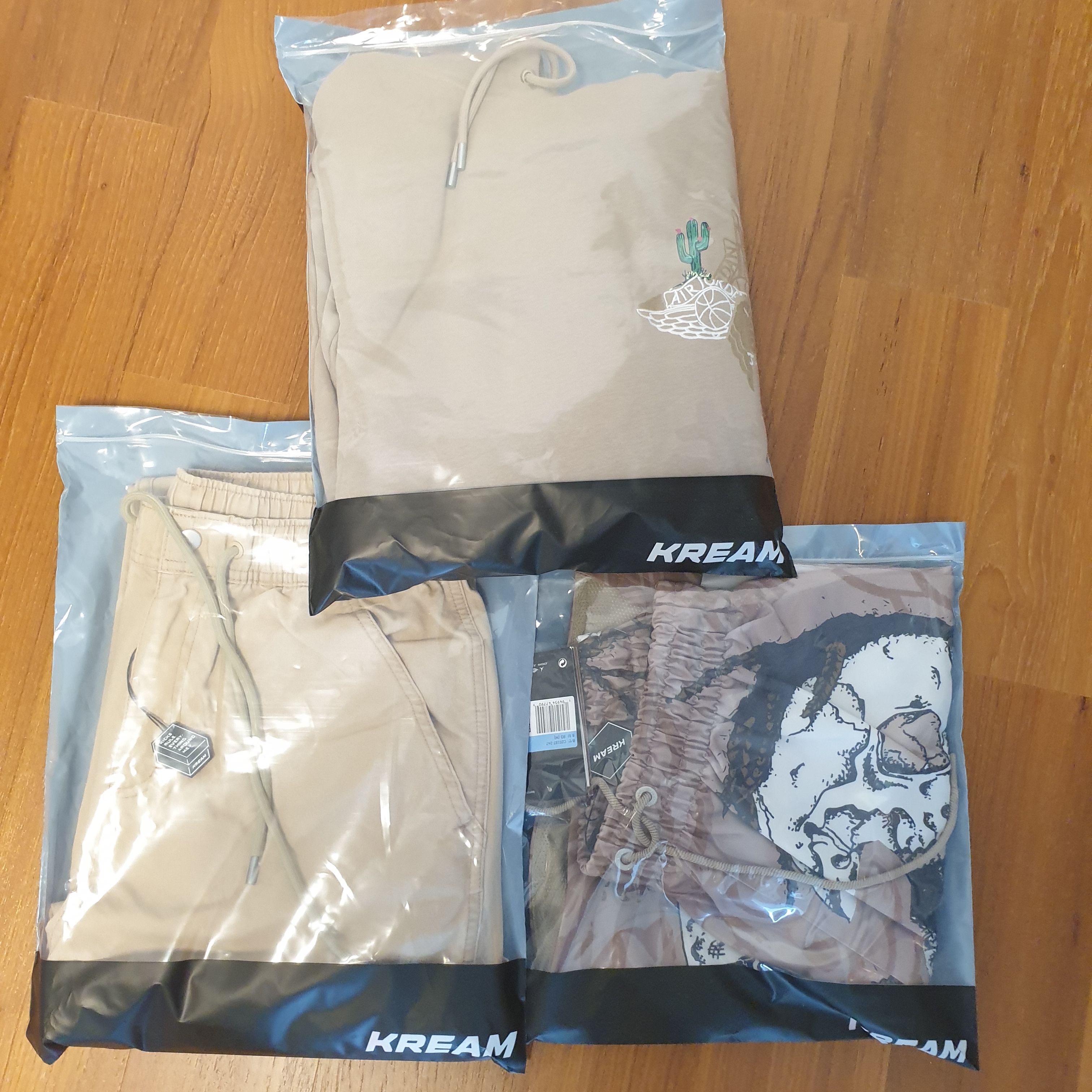 Jordan x Travis Scott Pool Shorts - Asia, Jordan x Travis Scott Pullover Hoodie - Asia 착용 스타일