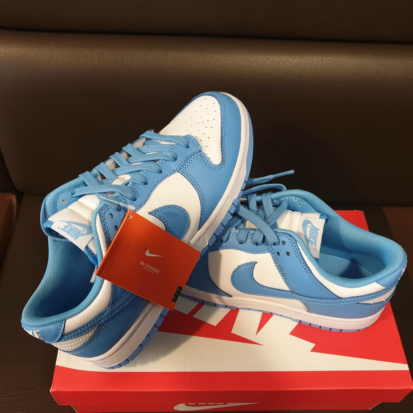 (W) Nike Dunk Low Coast, Nike Dunk Low Retro University Blue 착용 스타일 - 2