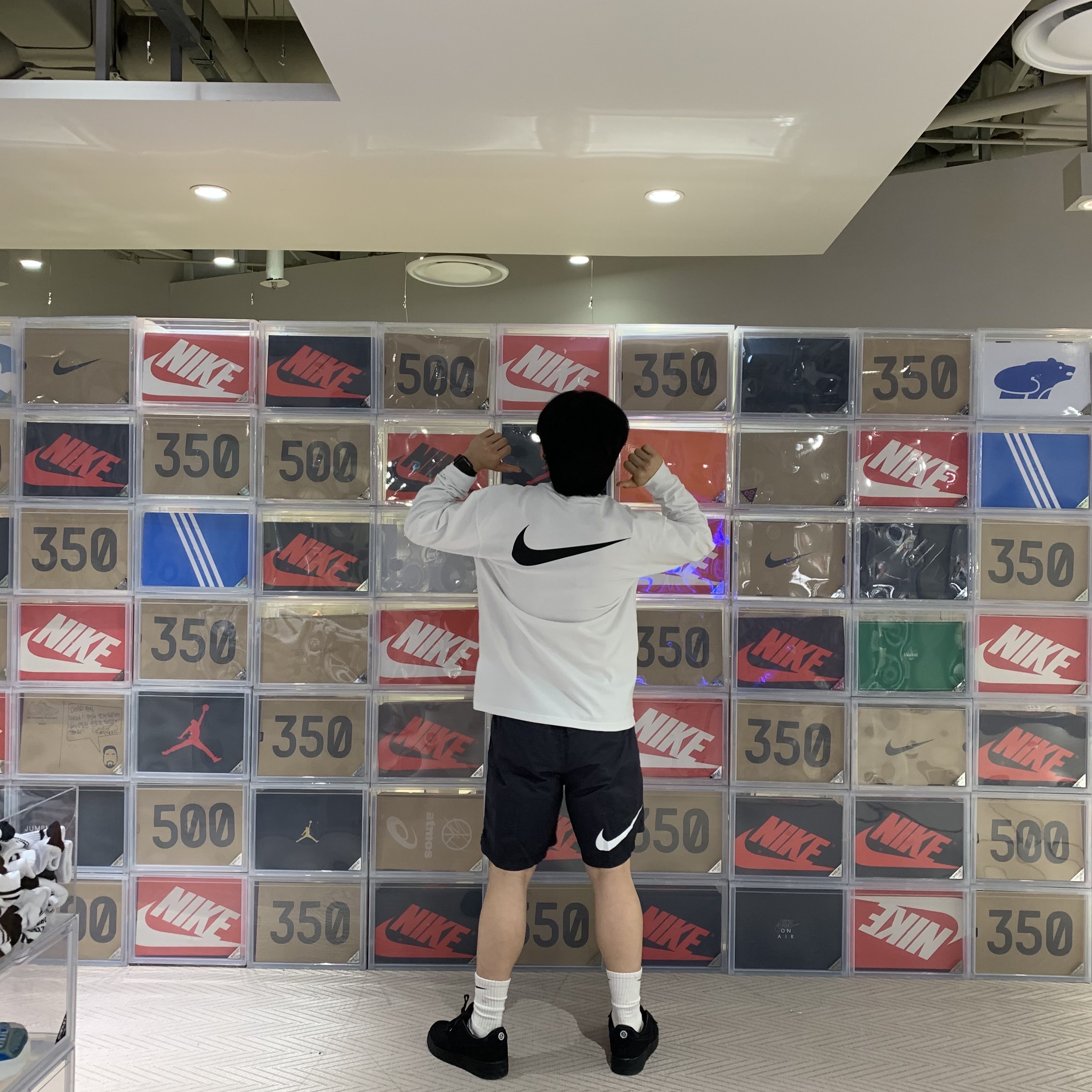 Nike x Stussy Air Force 1 Low Triple Black, Nike x Stussy Water Shorts Off Noir 착용 스타일