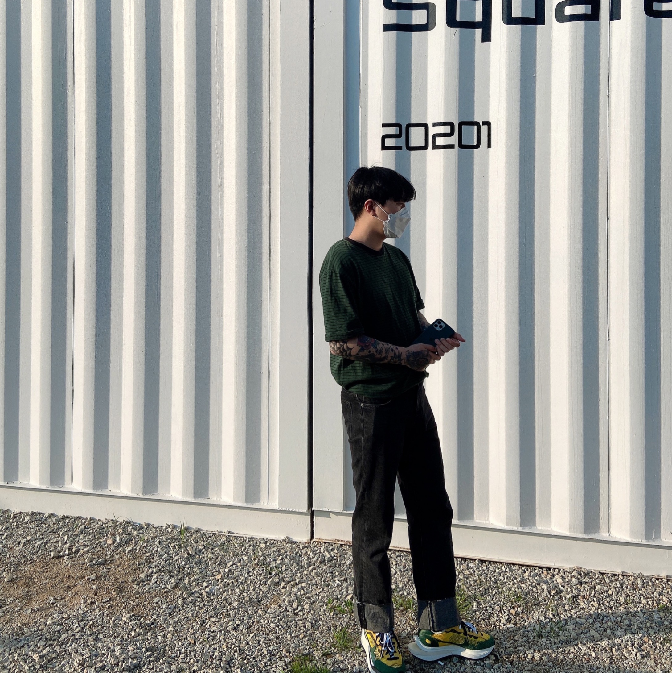 Nike x Sacai VaporWaffle Tour Yellow & Gorge Green Sail 착용 스타일