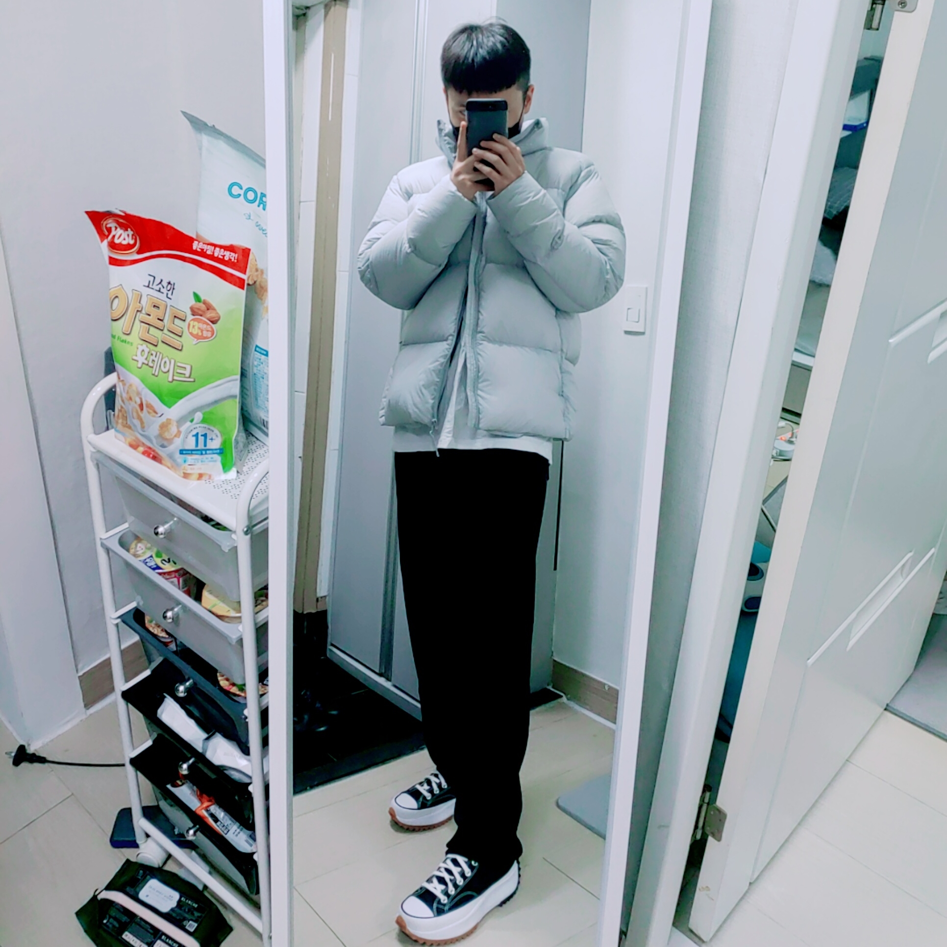 Converse Run Star Hike Hi Black White Gum 착용 스타일