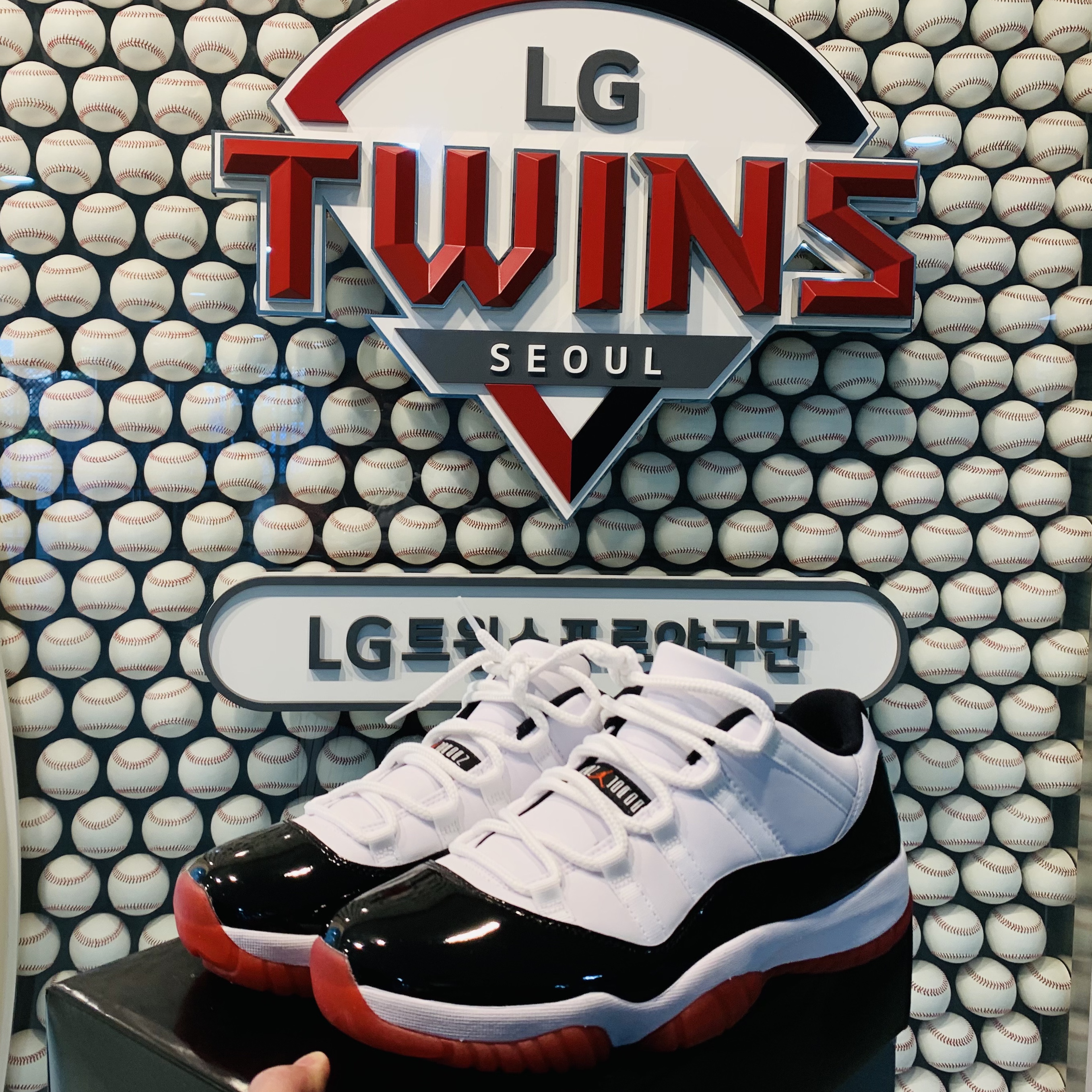 Jordan 11 Retro Low Concord Bred 착용 스타일