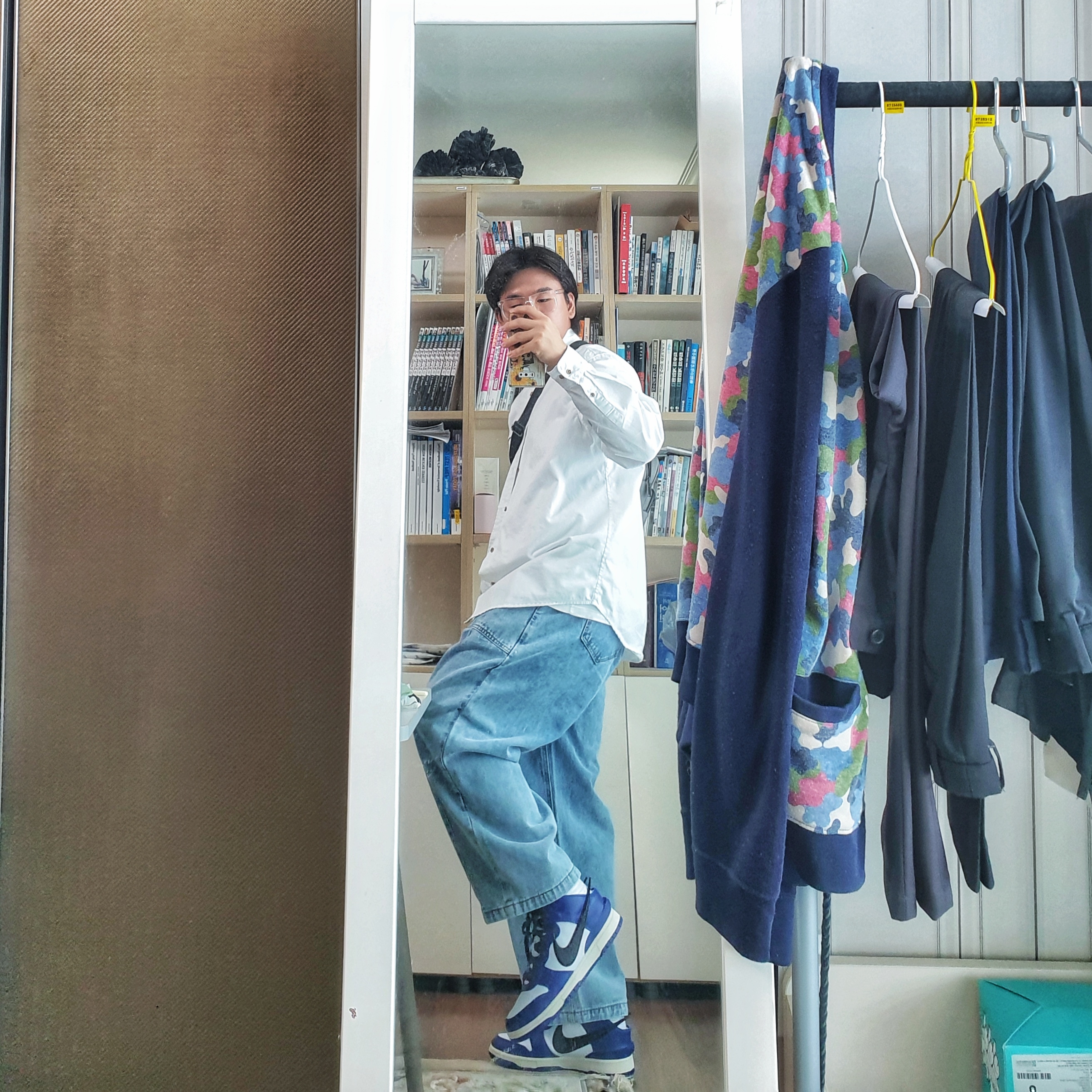 Nike x Ambush Dunk High Deep Royal Blue, Supreme x Nike Cotton Twill Shirt White - 21SS 착용 스타일 - 3