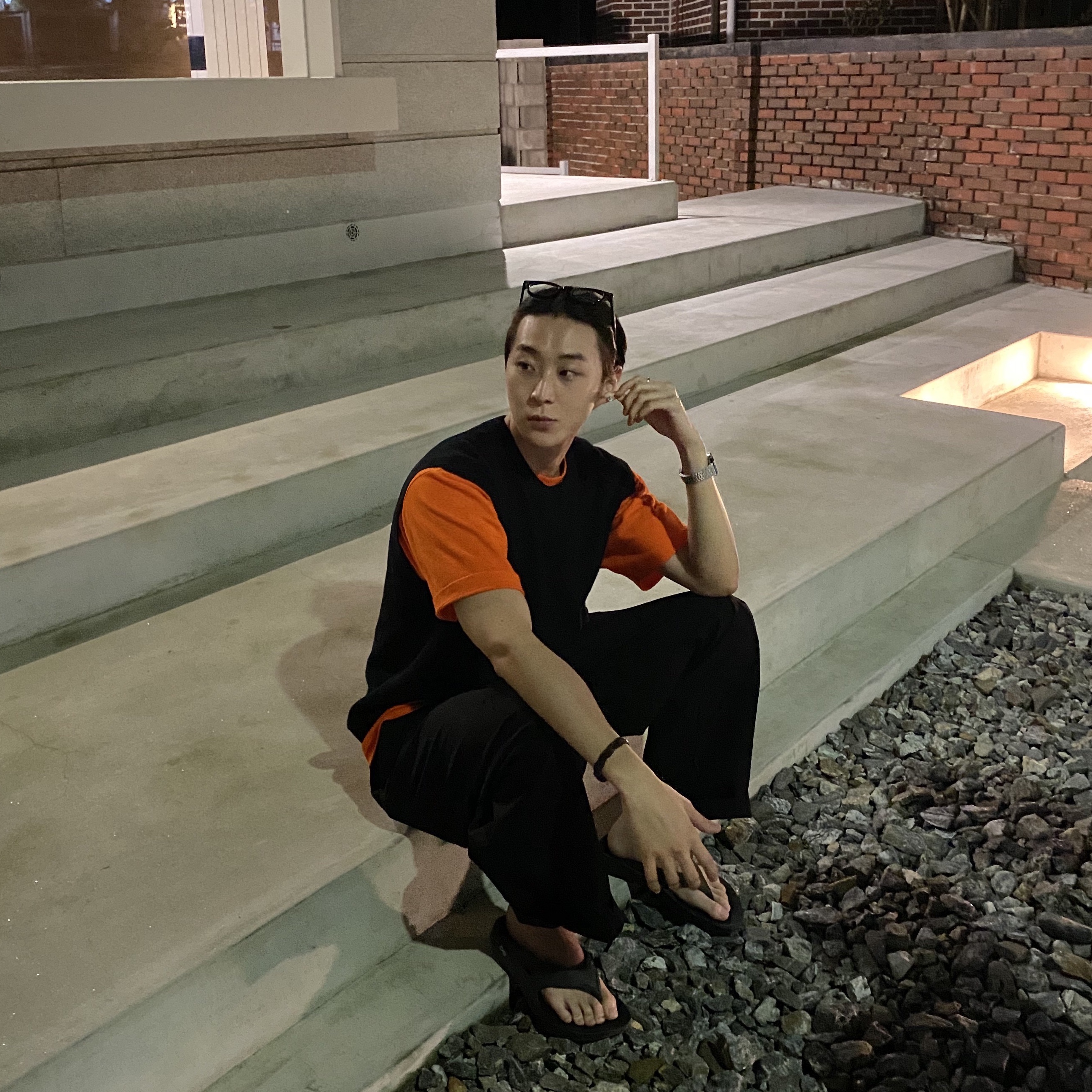 Oofos OOriginal Black 착용 스타일
