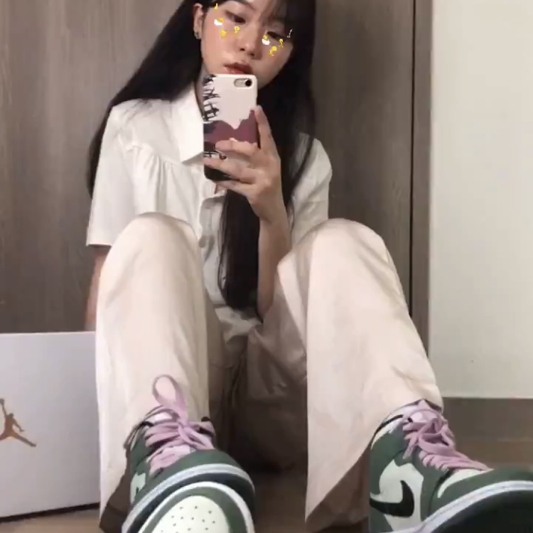(W) Jordan 1 Mid SE Dutch Green 착용 스타일 - 2