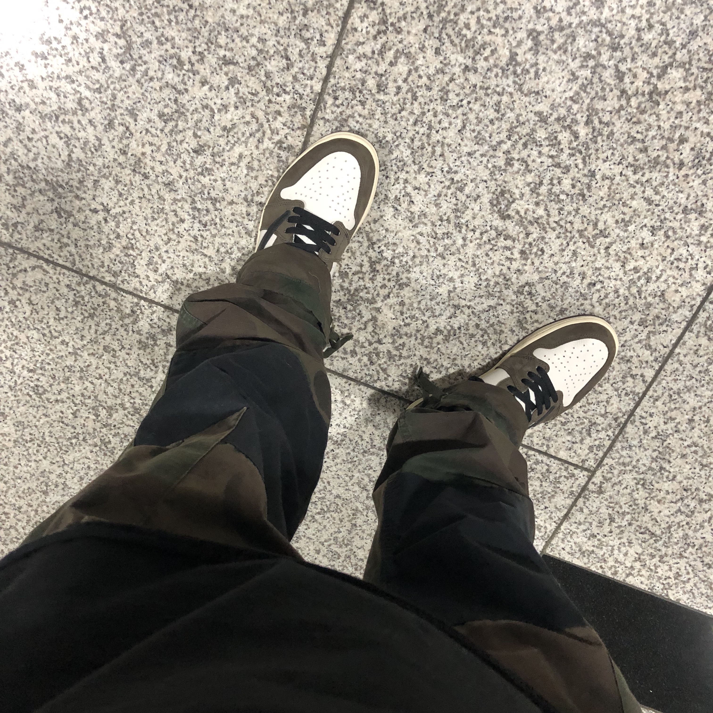 Jordan 1 x Travis Scott Retro High OG SP Mocha 착용 스타일