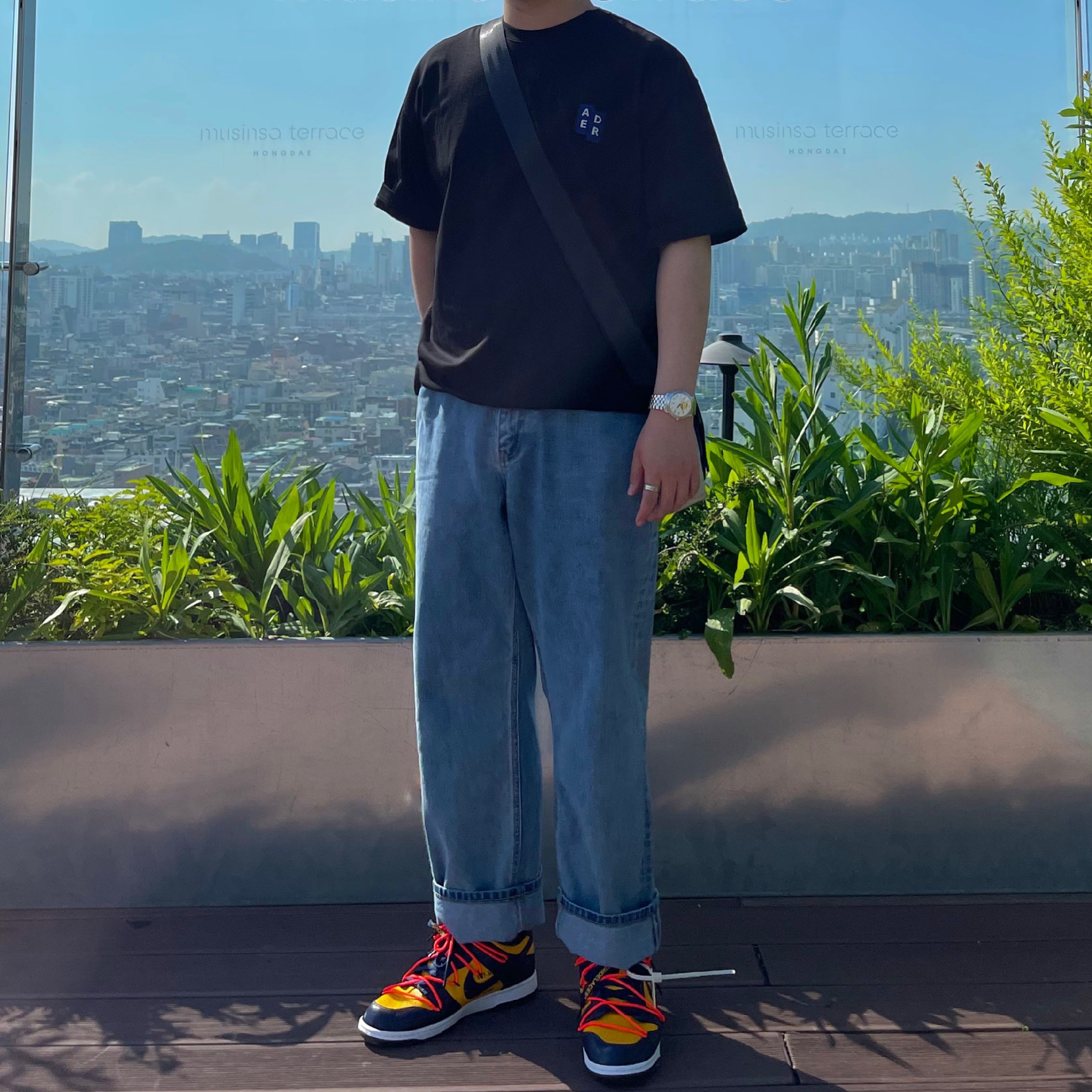 Nike x Off-White Dunk Low University Gold Midnight Navy 착용 스타일