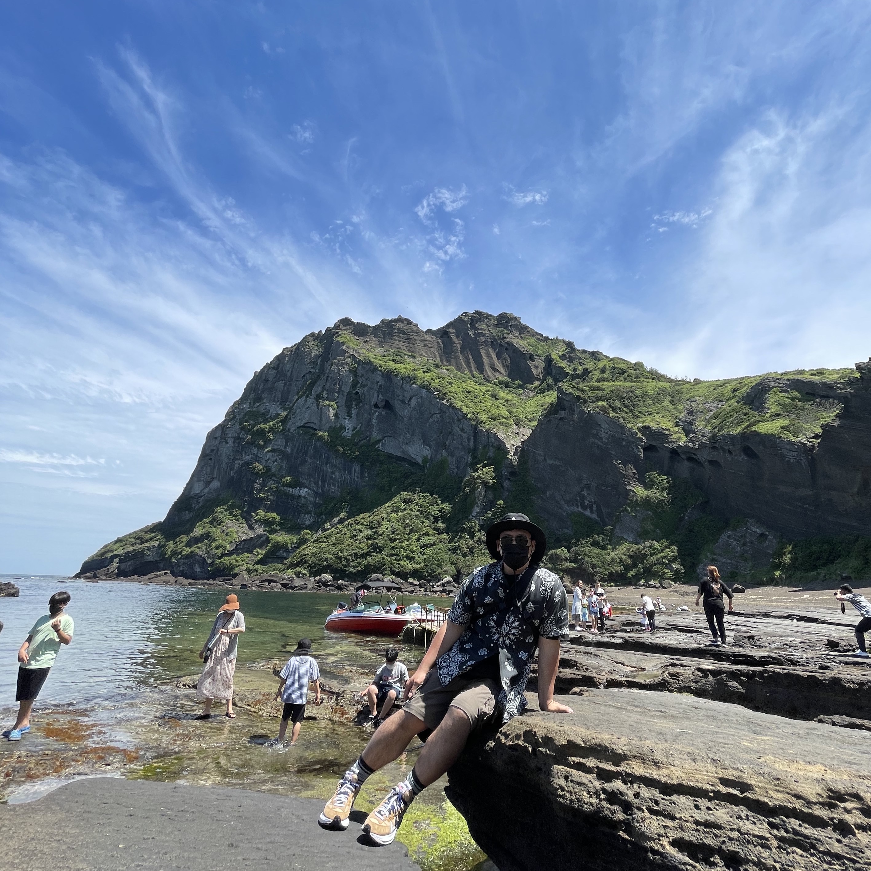 Nike x Sacai VaporWaffle Sesame and Blue Void, Nike ACG Cargo Shorts Ironstone - US/EU 착용 스타일