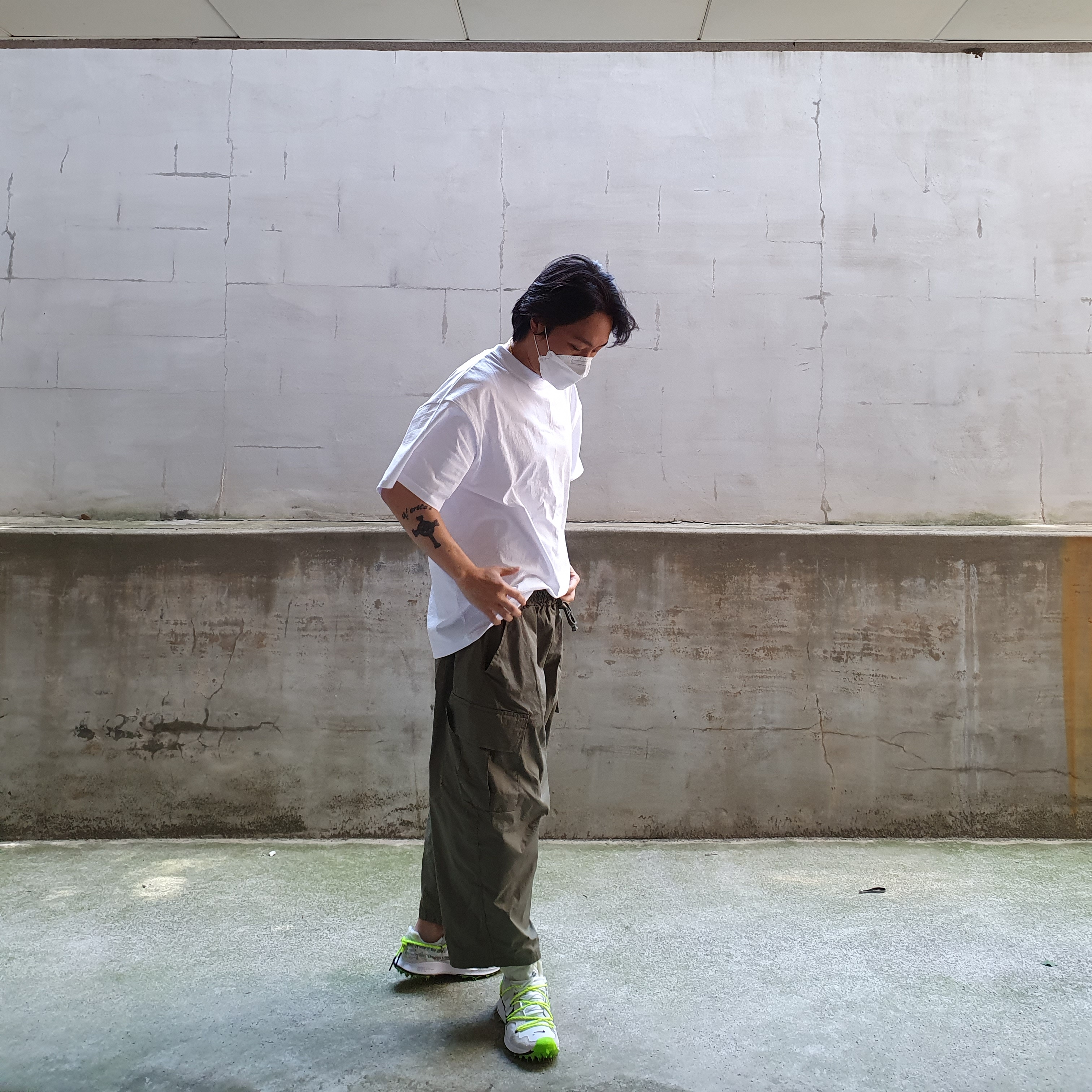 (W) Nike x Off-White Zoom Terra Kiger 5 White 착용 스타일