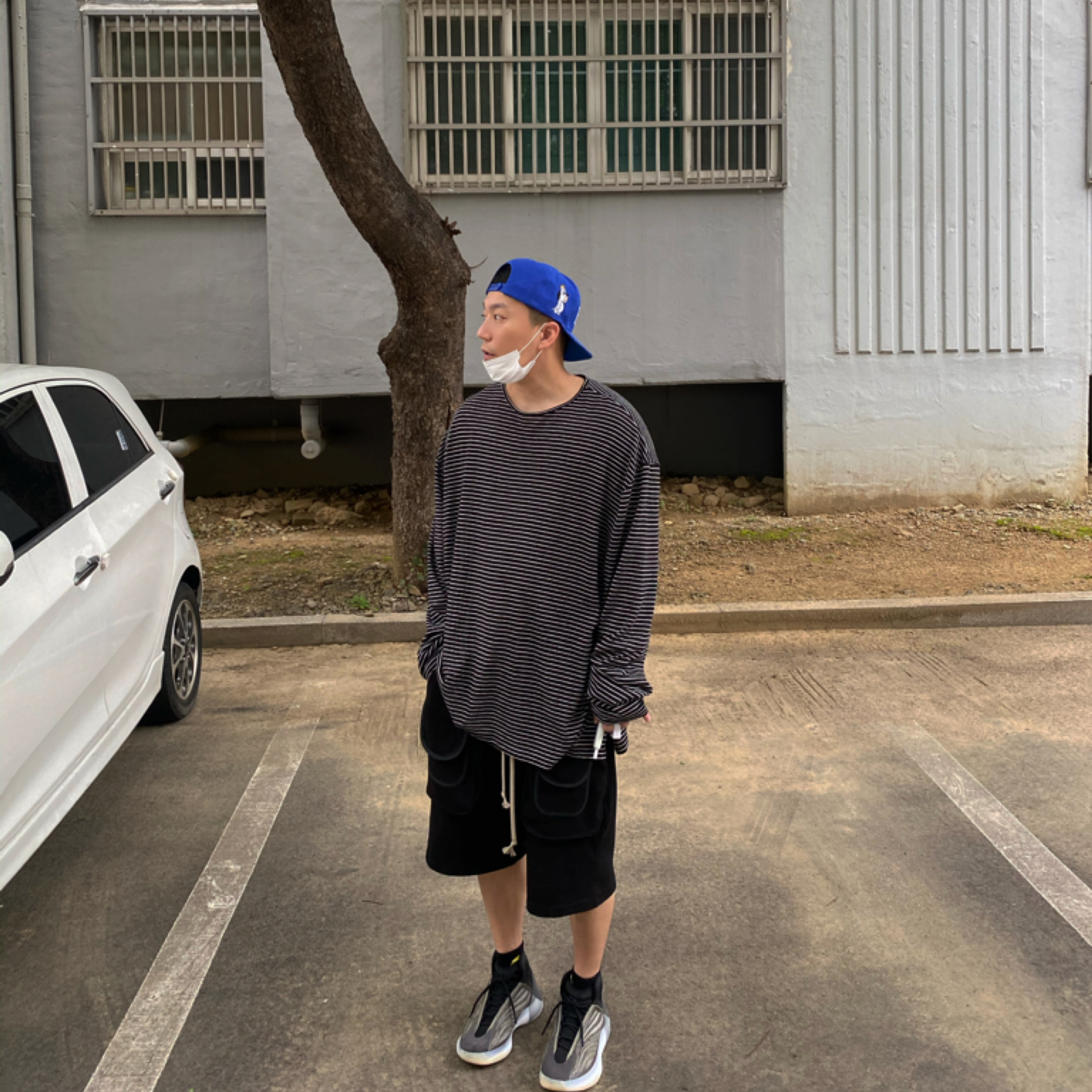 Adidas Yeezy QNTM Barium 착용 스타일