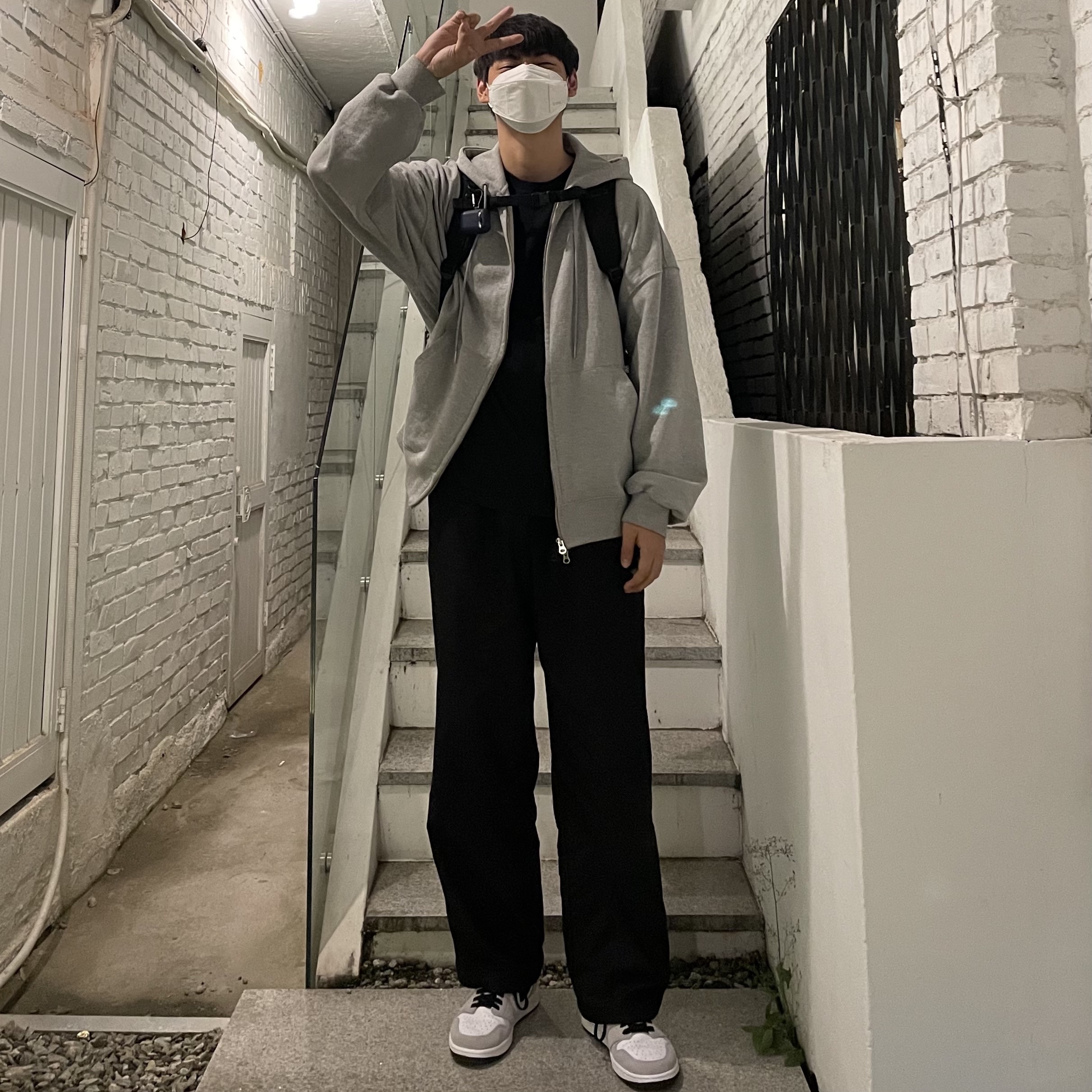 Jordan 1 Retro High OG Light Smoke Grey 착용 스타일