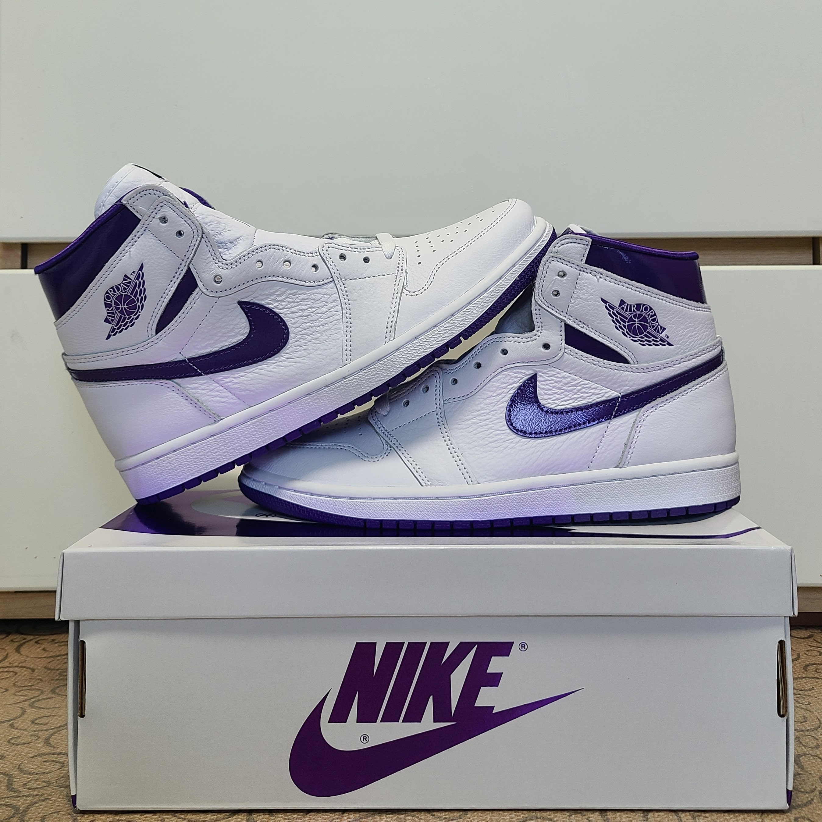 (W) Jordan 1 High OG Court Purple 착용 스타일