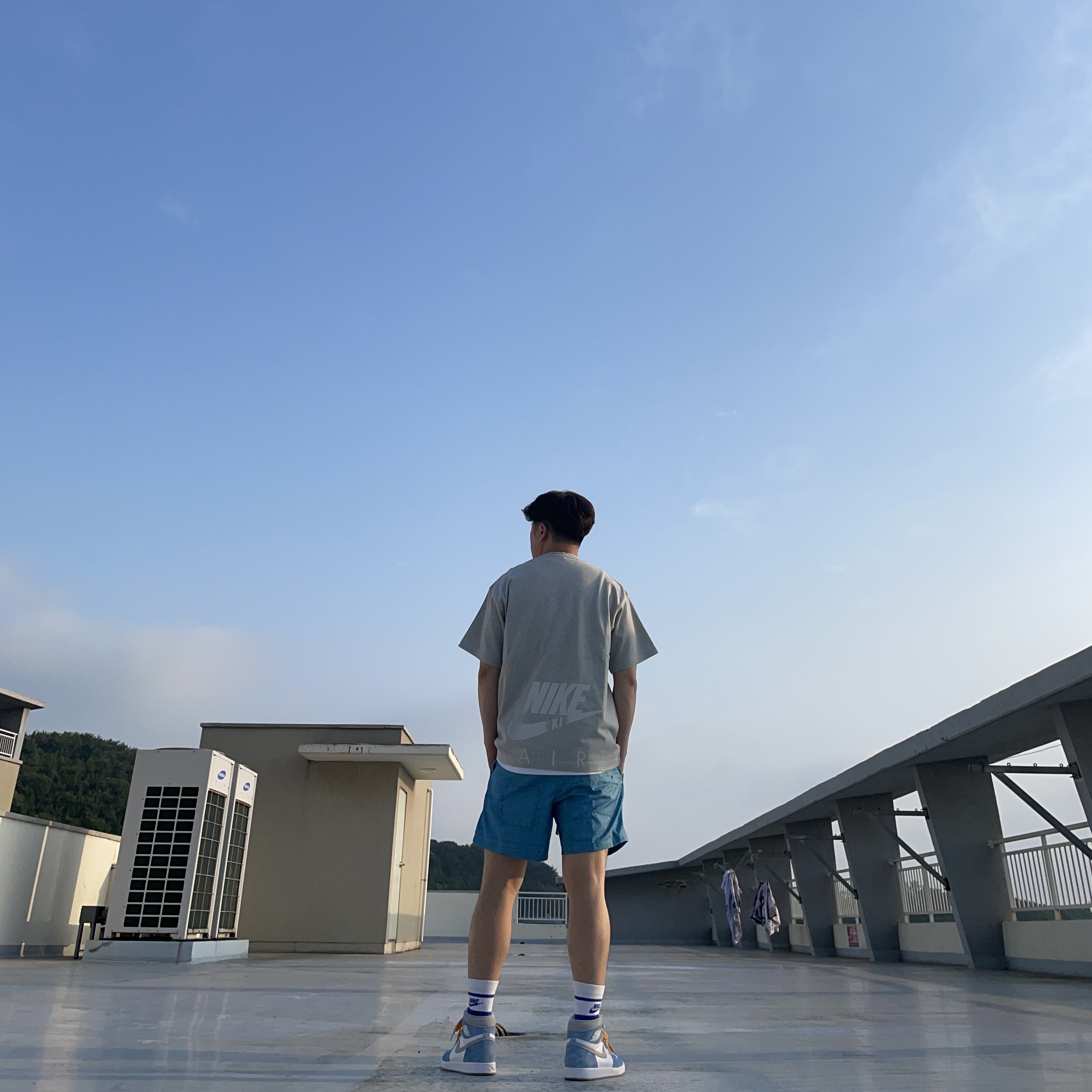 Nike x Kim Jones Oversized T-Shirt Grey Heather - US/EU, Jordan 1 Retro High OG Hyper Royal 착용 스타일 - 3