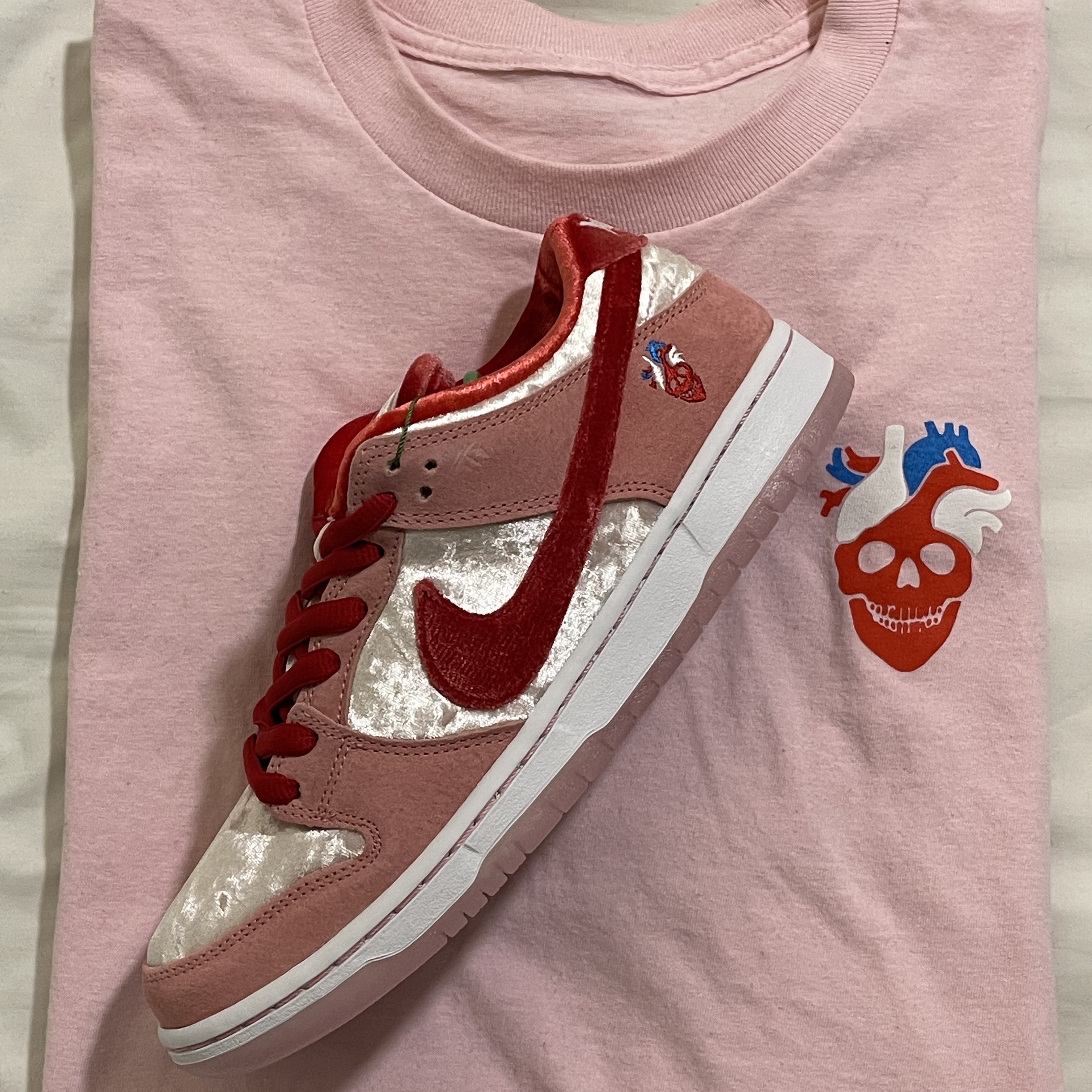 Nike x StrangeLove SB Dunk Low Pink (Regular Box) 착용 스타일 - 1