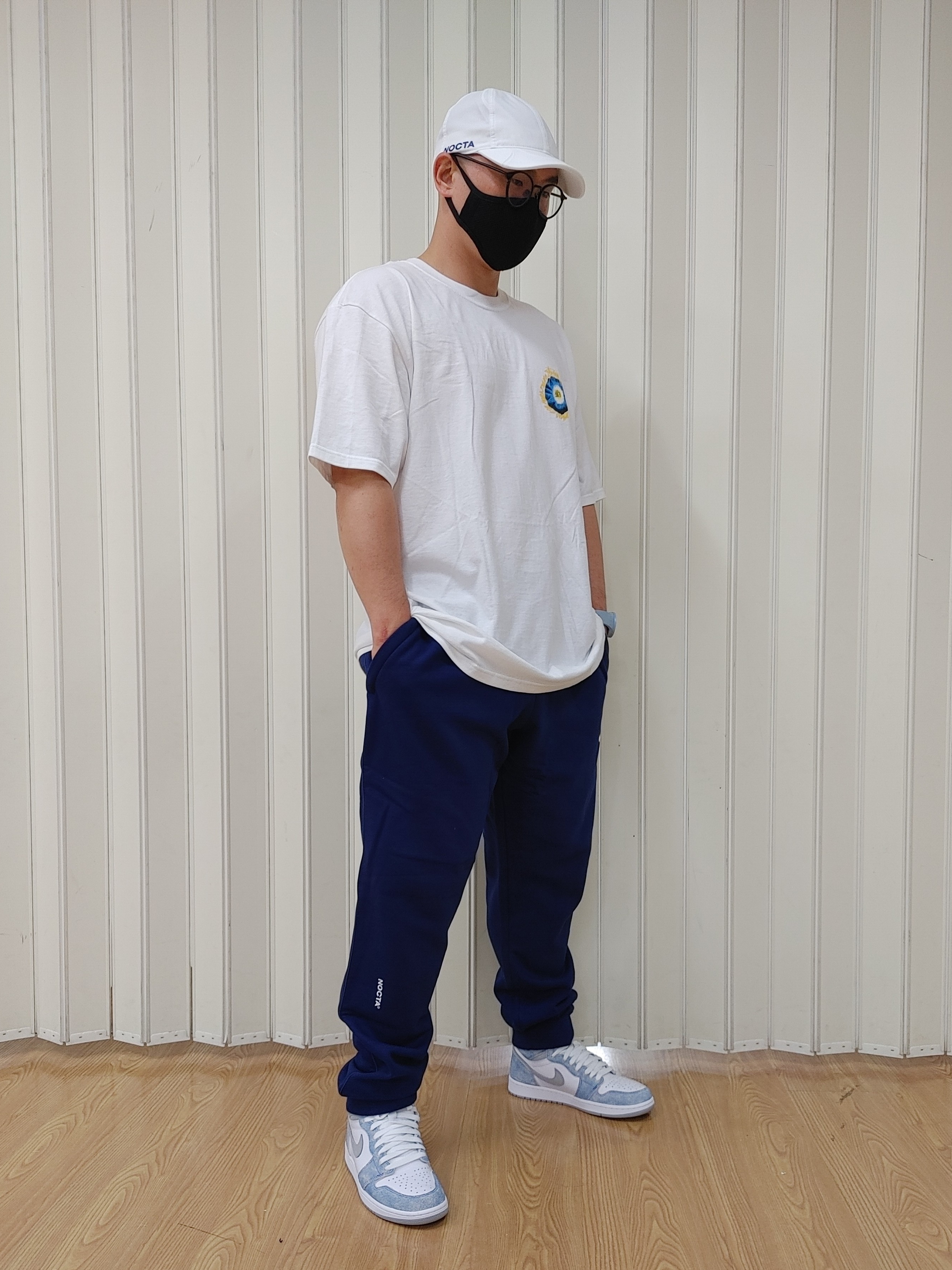 Nike x Drake Nocta Cardinal Stock Essential Fleece Pants Navy - US/EU, Nike x Drake Nocta Cardinal Stock Essential Cap White 착용 스타일 - 2