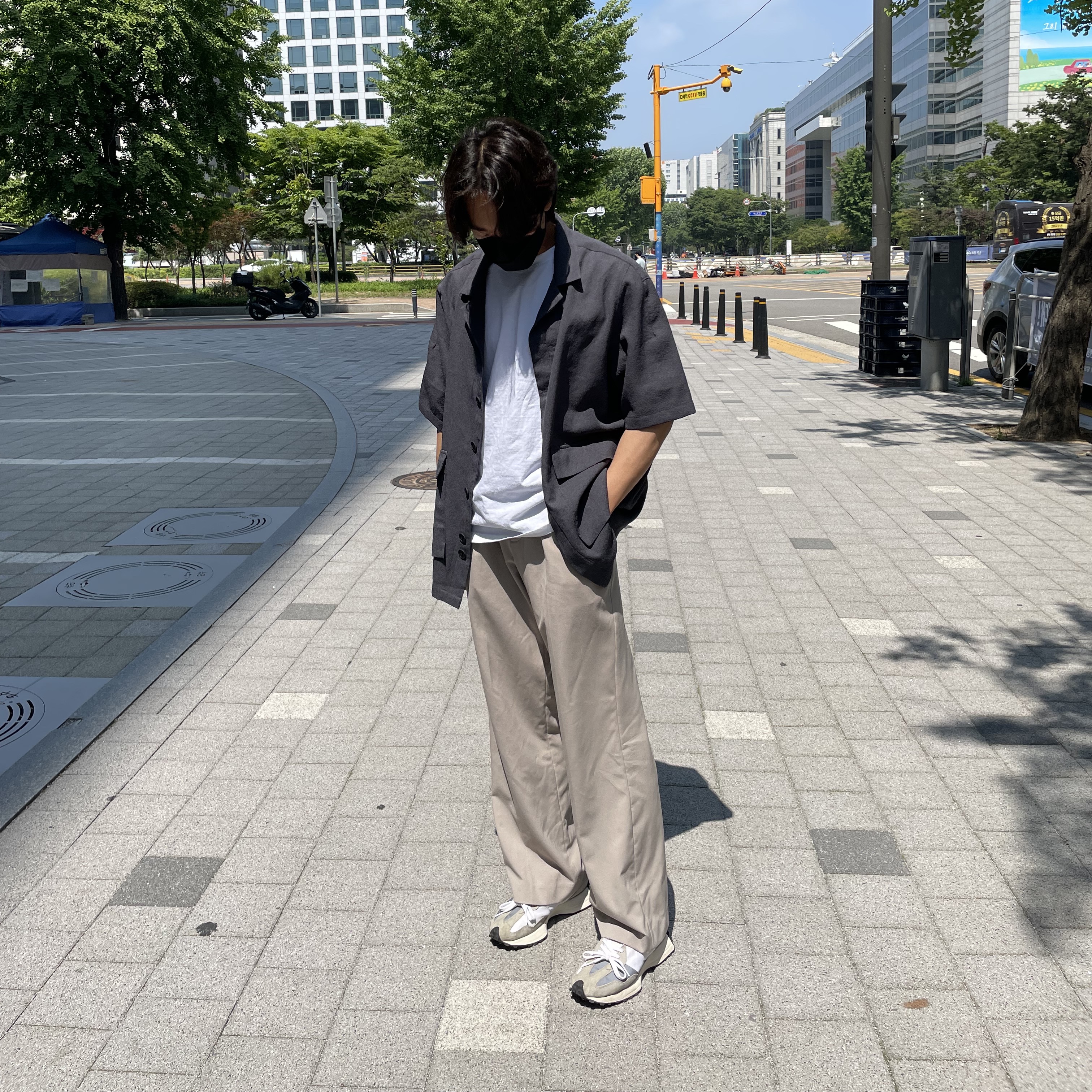 New Balance 327 Grey 착용 스타일 - 1