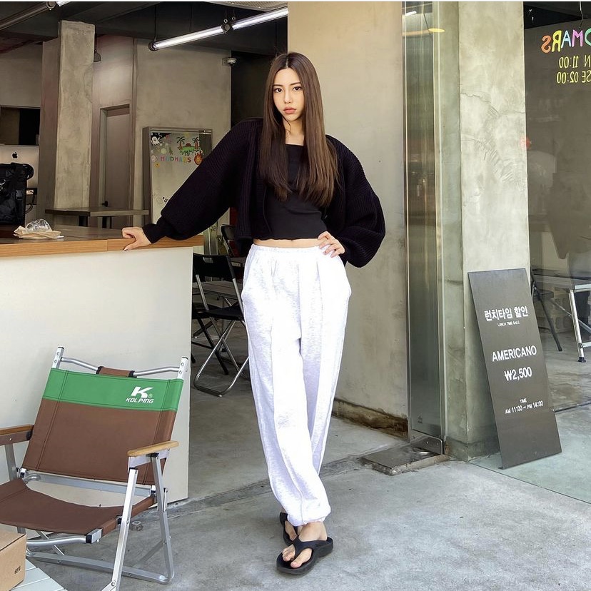 Oofos OOriginal Black 착용 스타일