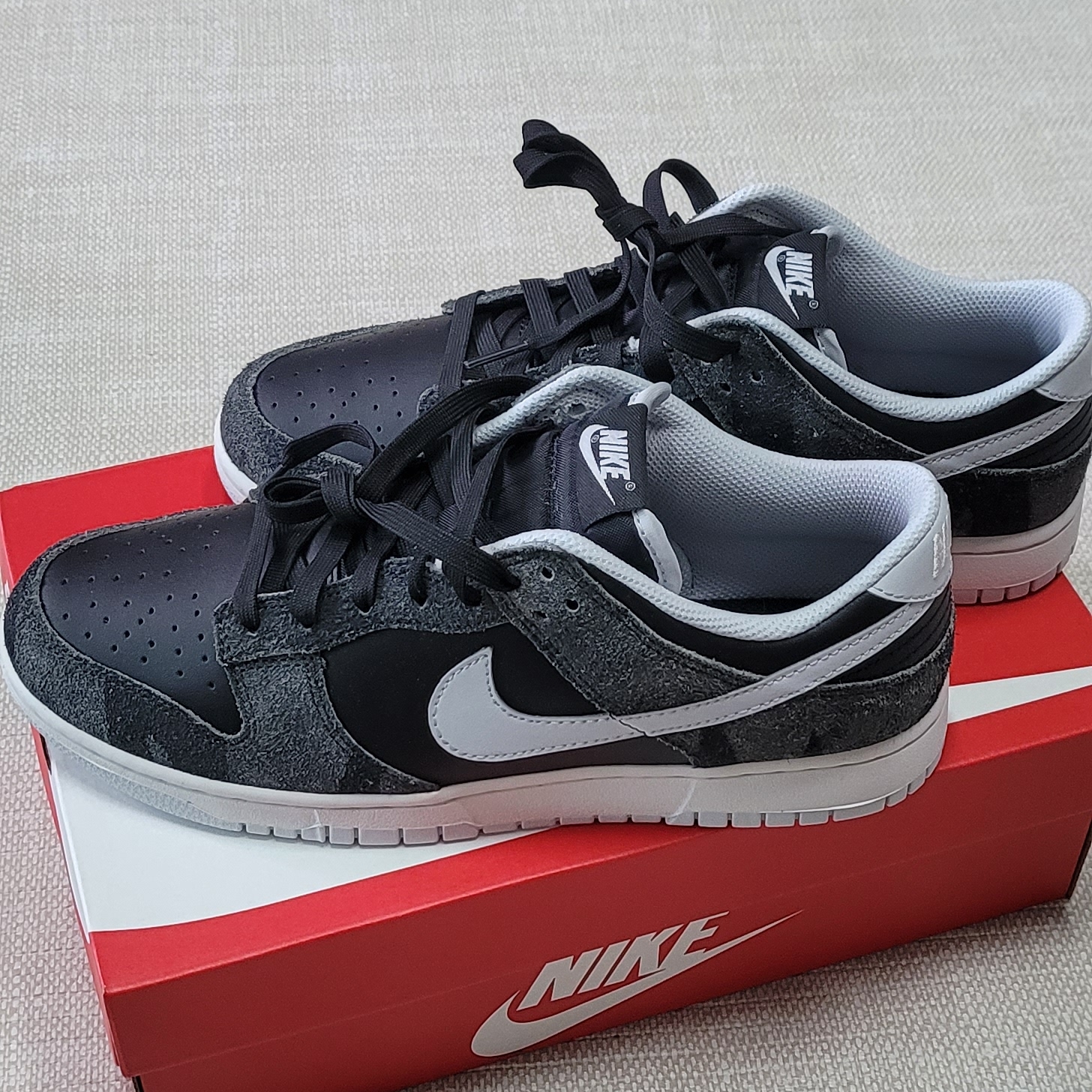 Nike Dunk Low Retro PRM Zebra 착용 스타일 - 2