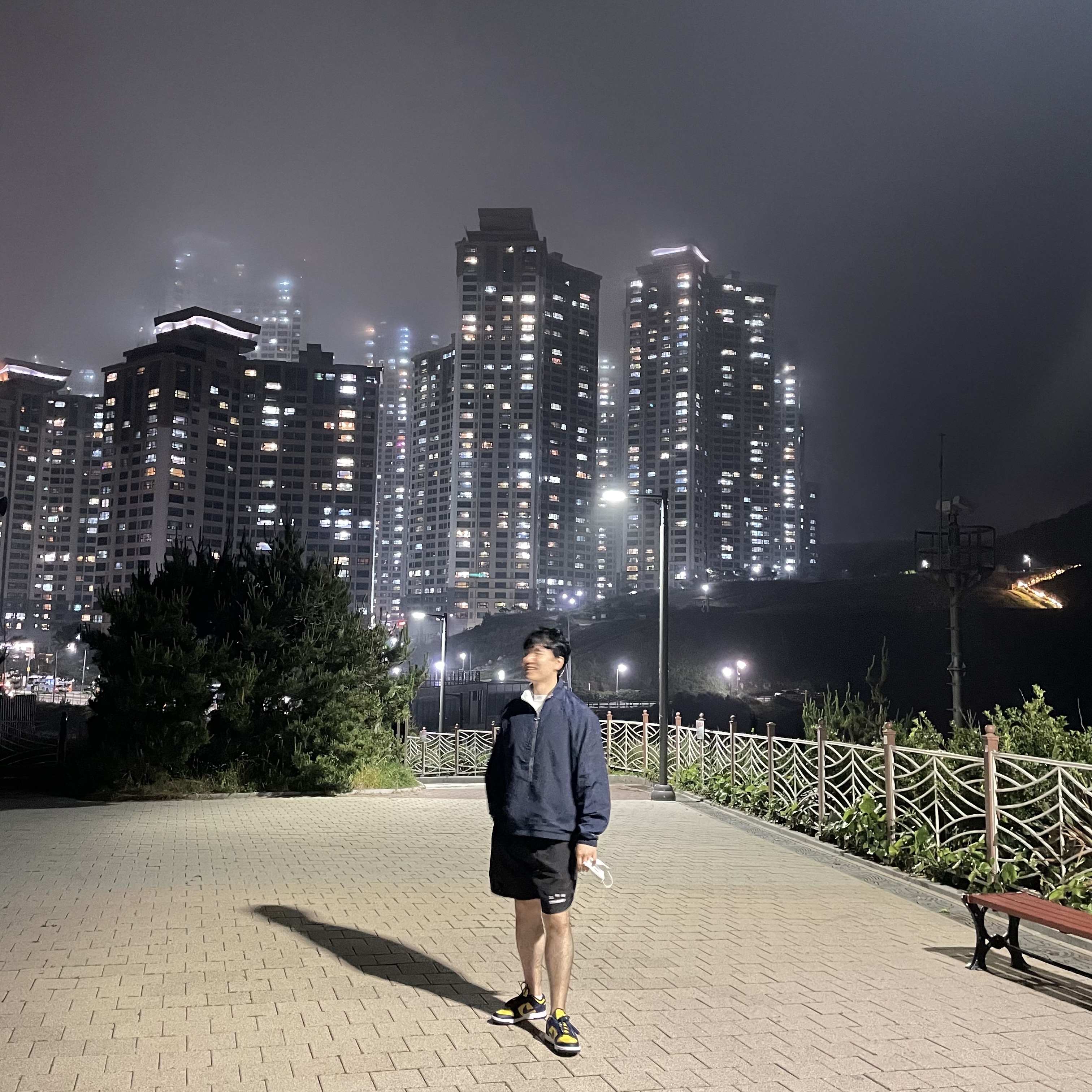 Nike x Kim Jones Reversible Wind Breaker Navy - US/EU, IAB Studio Woven Shorts Black 착용 스타일 - 1