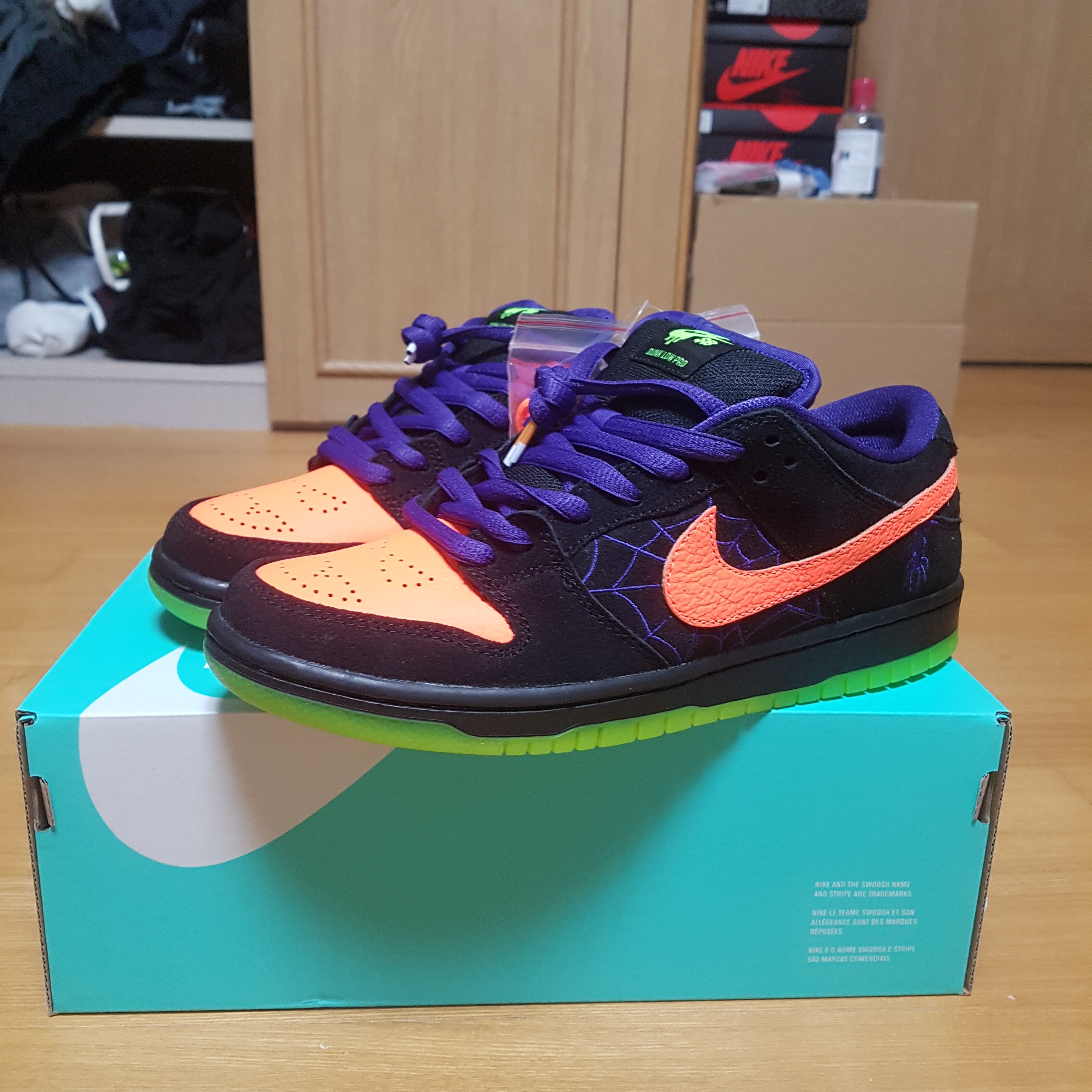 Nike SB Dunk Low Pro Night of Mischief Halloween, Jordan 1 Retro High Shattered Backboard 3.0 착용 스타일 - 1