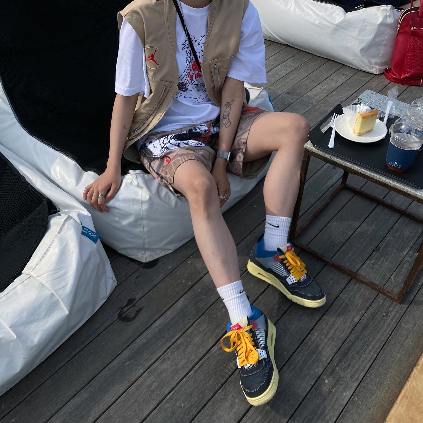 Jordan x Travis Scott Utility Vest - Asia, Jordan x Travis Scott Pool Shorts - Asia 착용 스타일 - 1