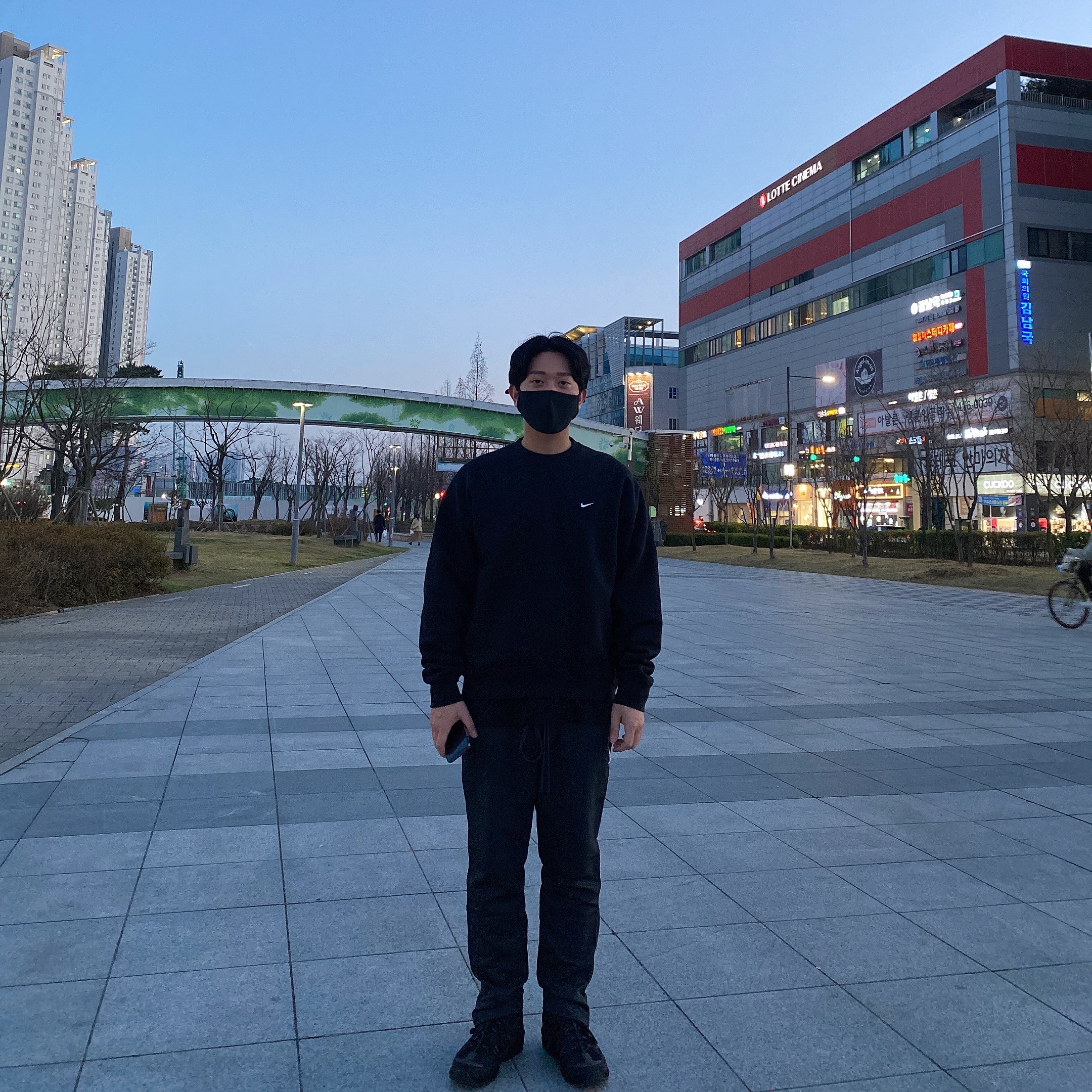 Nike x Supreme Air Humara 17 Black, Nike x Fear of God Warm Up Pants Off Noir 착용 스타일