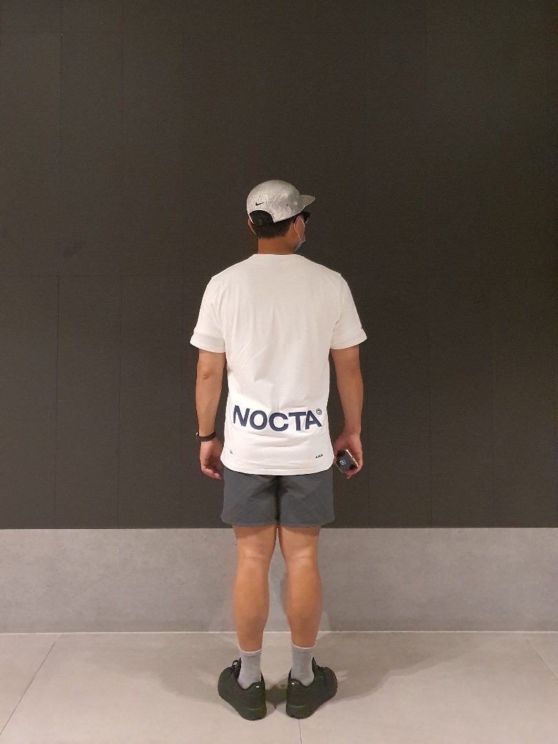 Nike x Drake Nocta Cardinal Stock Essential T-Shirt White - Asia, Reebok x Maison Margiela Classic Leather Tabi Shoes Black 착용 스타일 - 3
