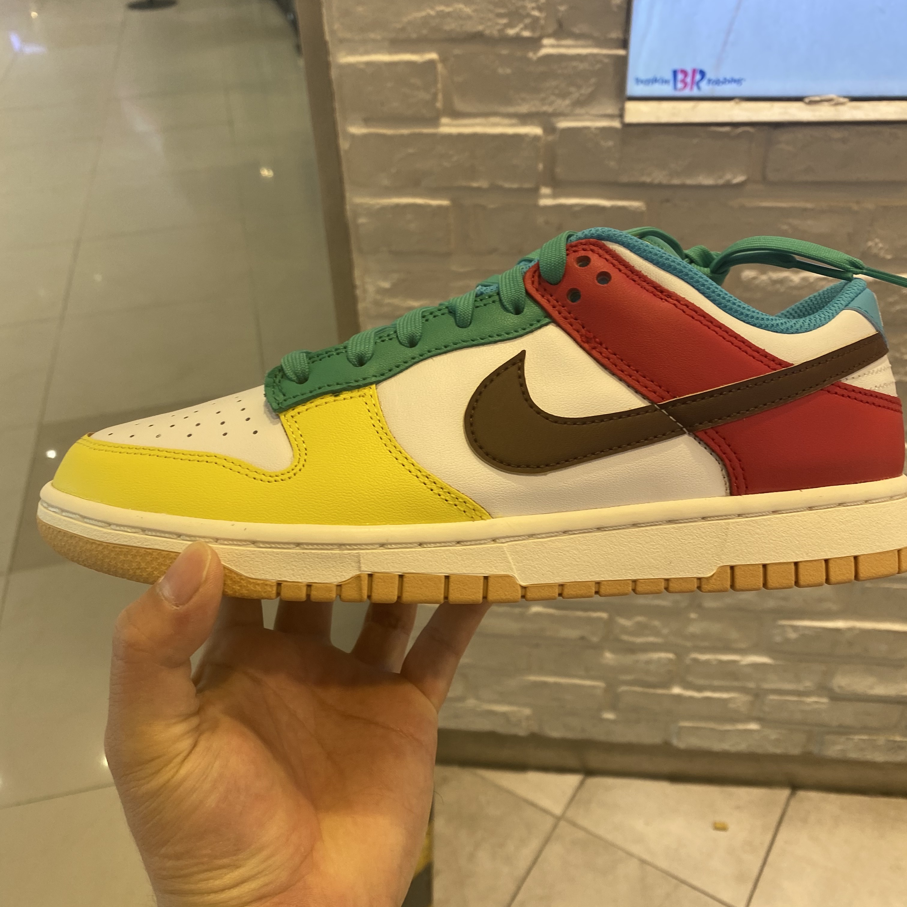 Nike Dunk Low SE Free.99 White 착용 스타일 - 1
