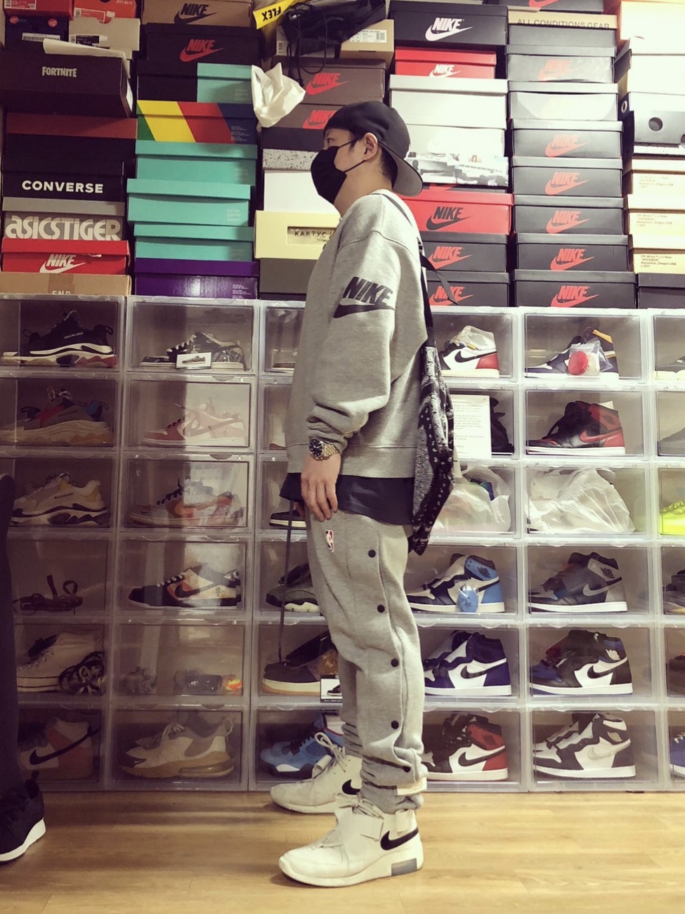 Nike x Fear of God Air Fear of God Raid Light Bone, Nike x Fear Of God NRG Crew Sweatshirt 착용 스타일