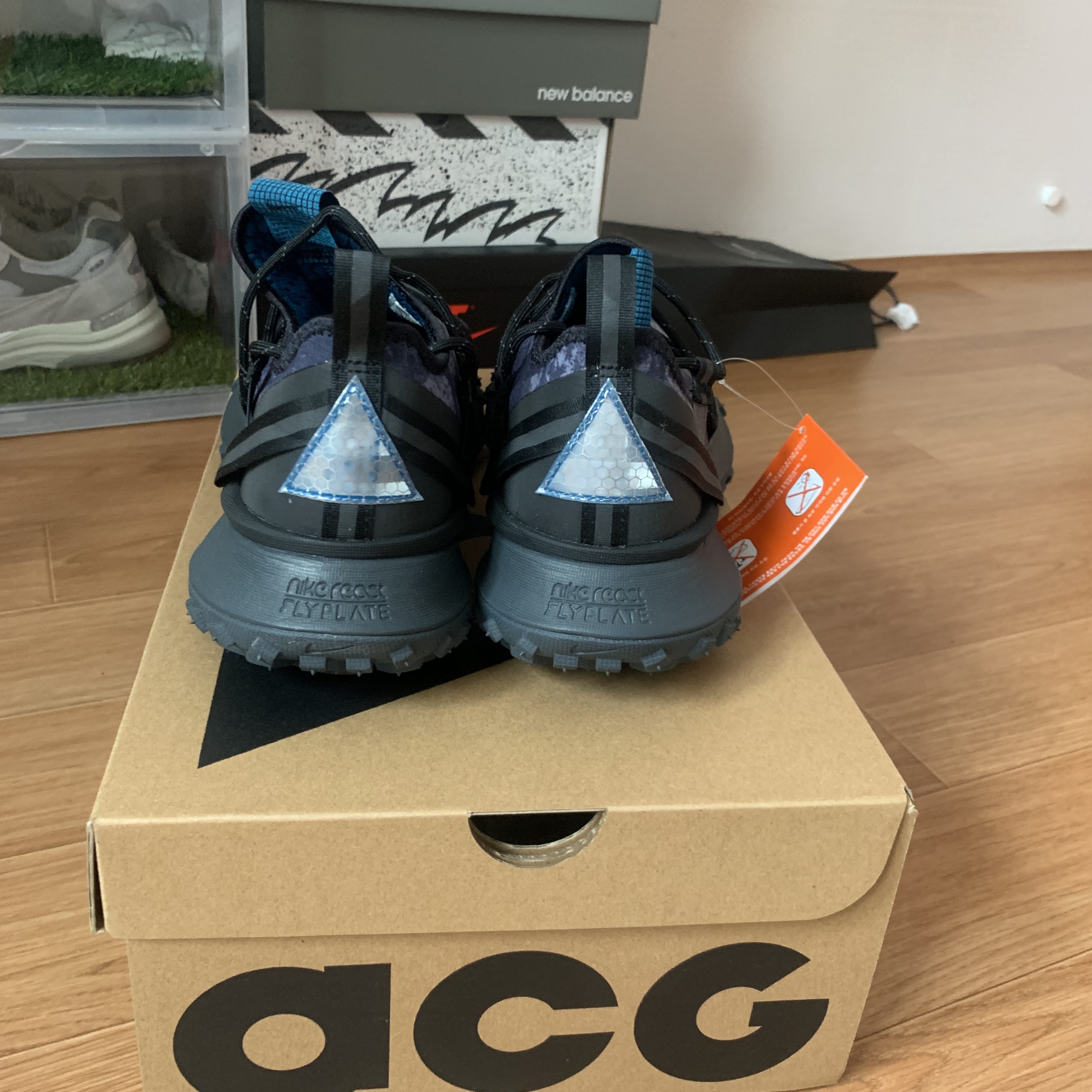 Nike ACG Mountain Fly Low Black 착용 스타일 - 2