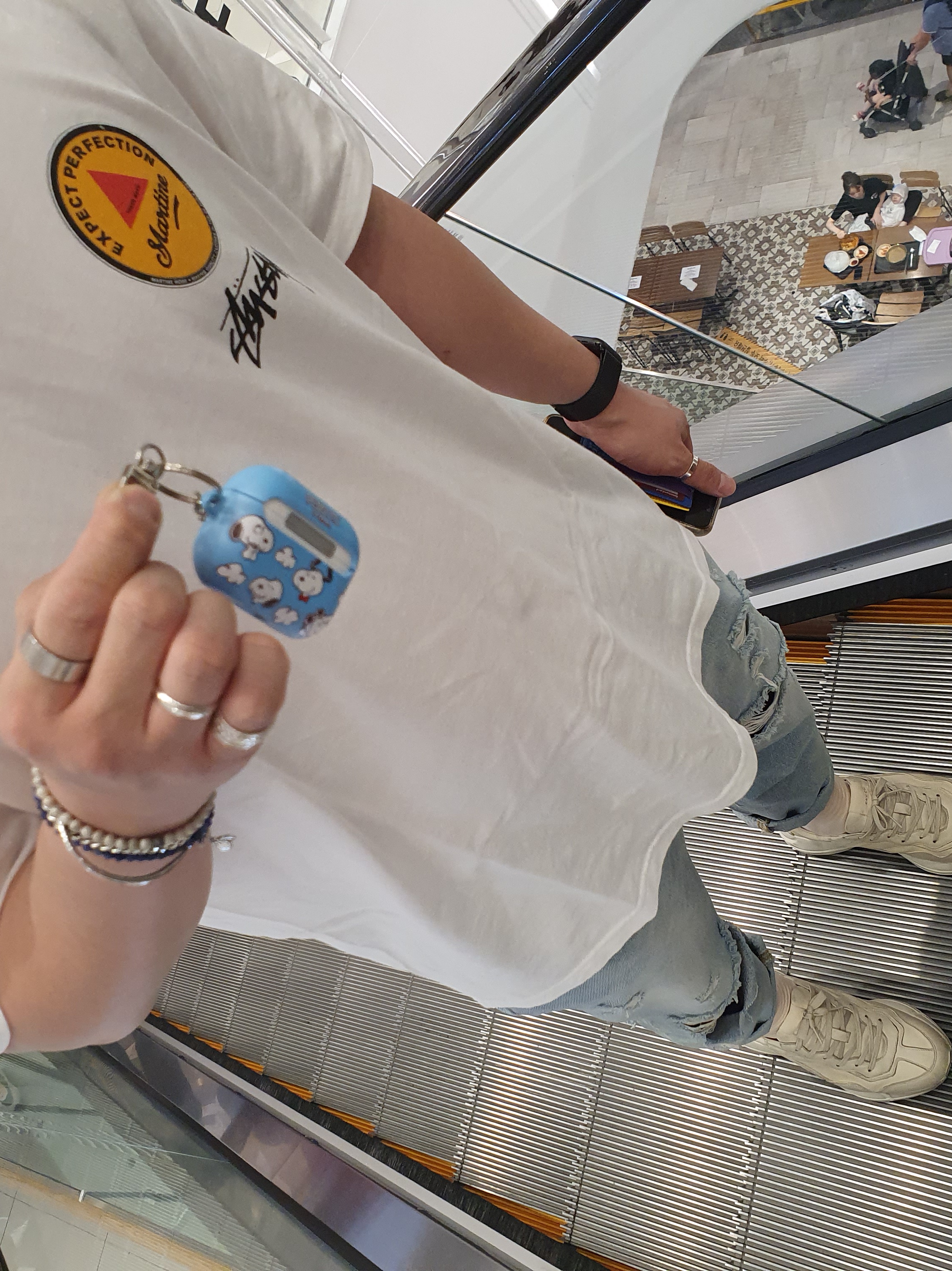 Stussy x Martine Rose 40 WT T-Shirt, Gucci Rhyton Leather Sneakers Distressed Ivory 착용 스타일 - 1