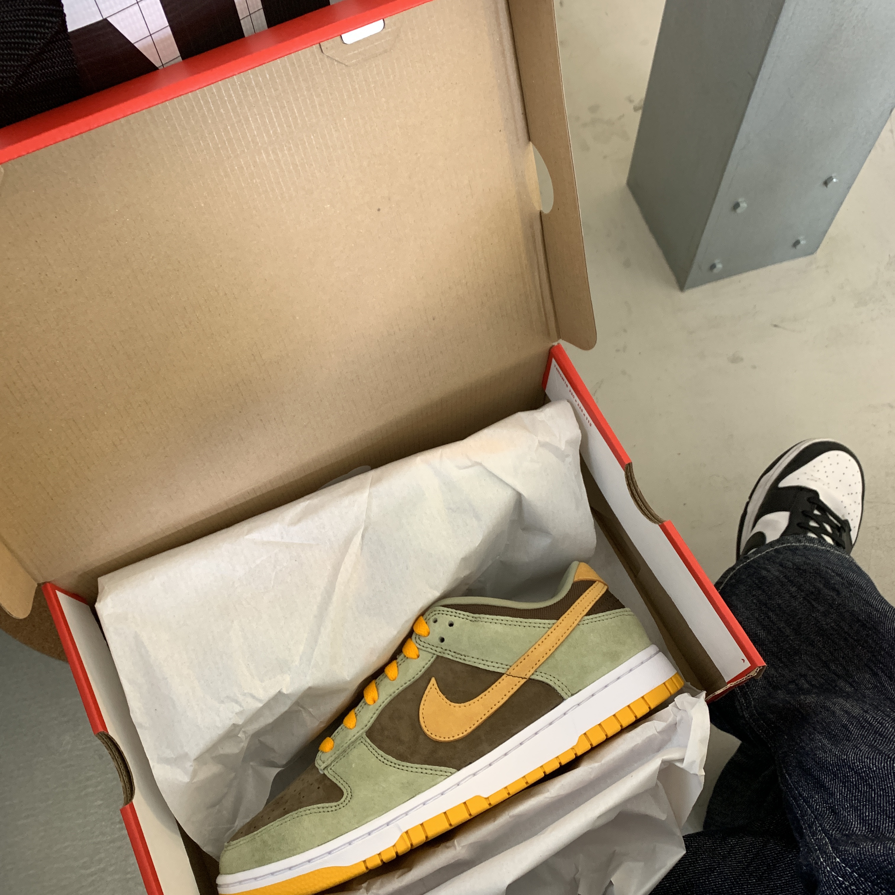 Nike Dunk Low SE Dusty Olive 착용 스타일