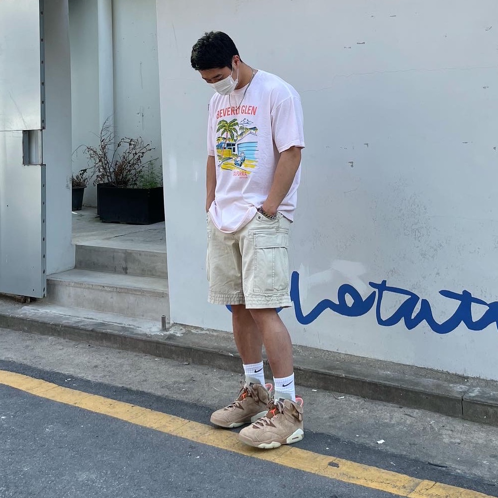 Jordan 6 x Travis Scott Retro SP British Khaki 착용 스타일