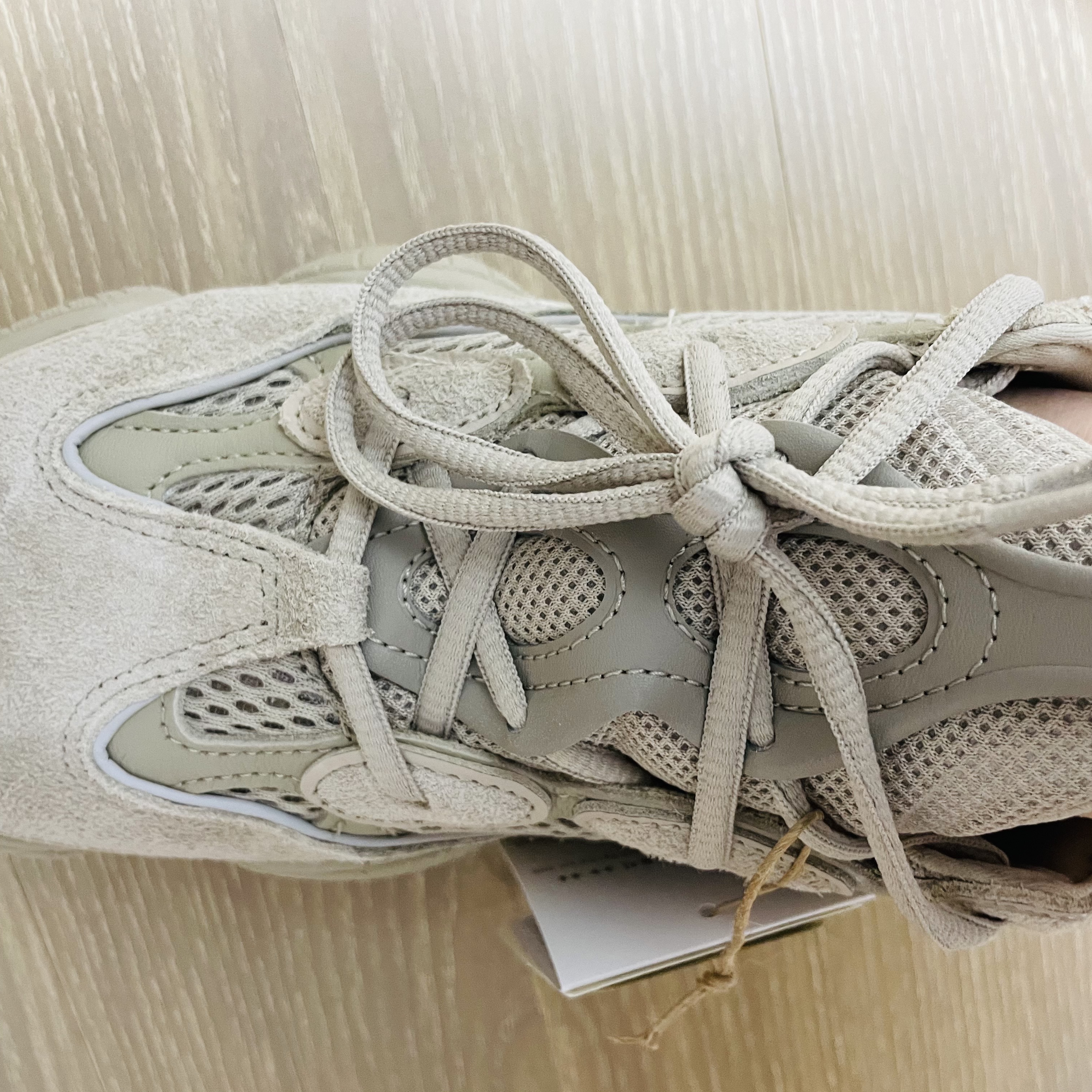 Adidas Yeezy 500 Taupe Light 착용 스타일 - 2