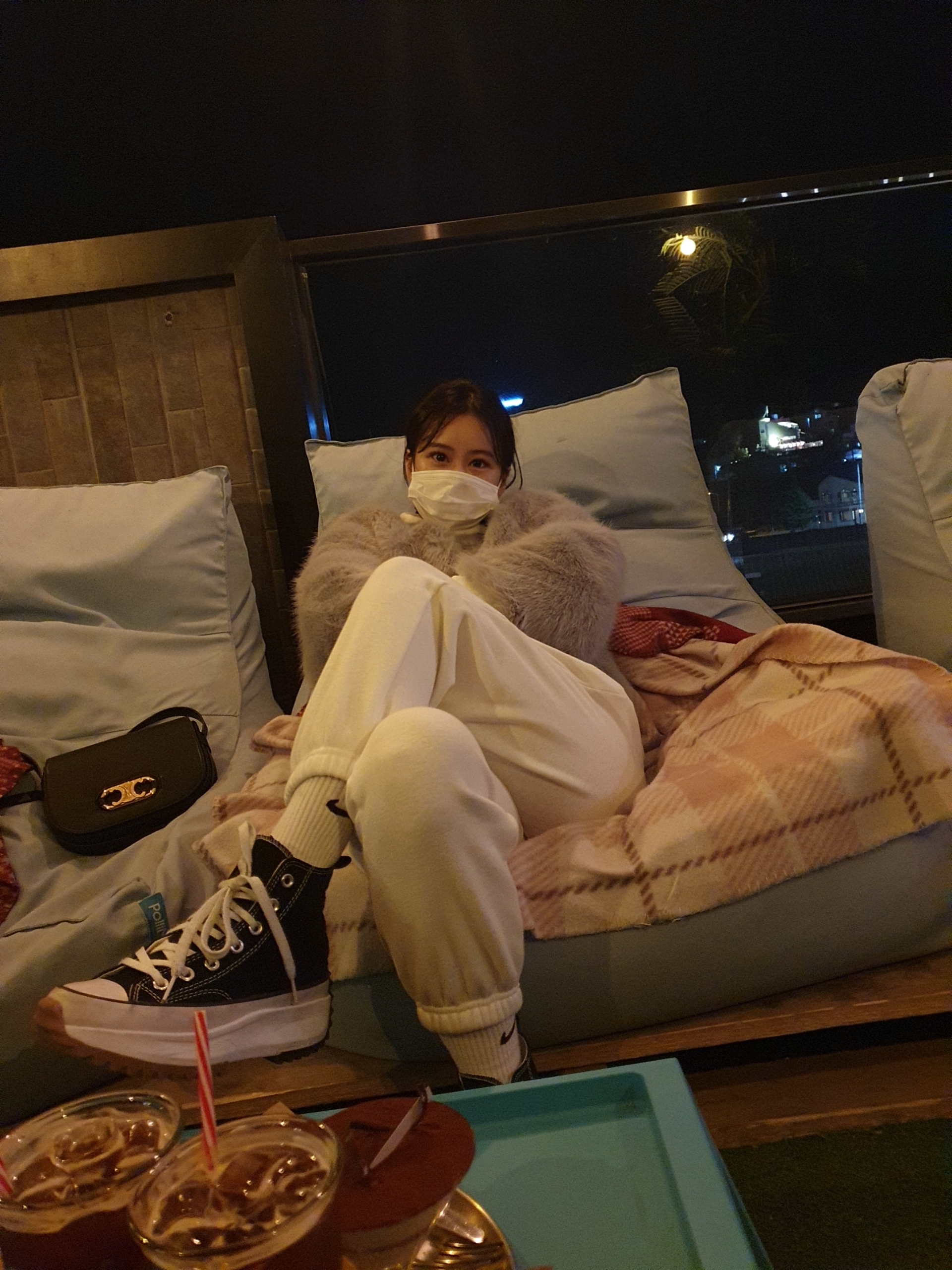 Converse Run Star Hike Hi Black White Gum 착용 스타일