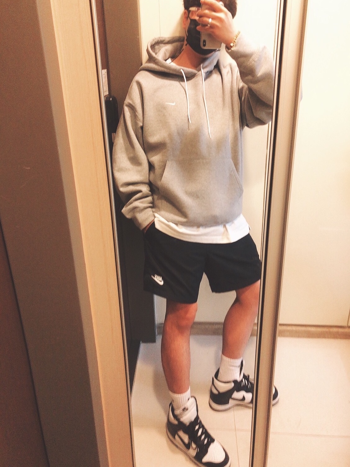 Nike NRG Solo Swoosh Fleece Hoodie Dark Grey Heather - Asia, Nike Dunk High Retro Black and White 착용 스타일