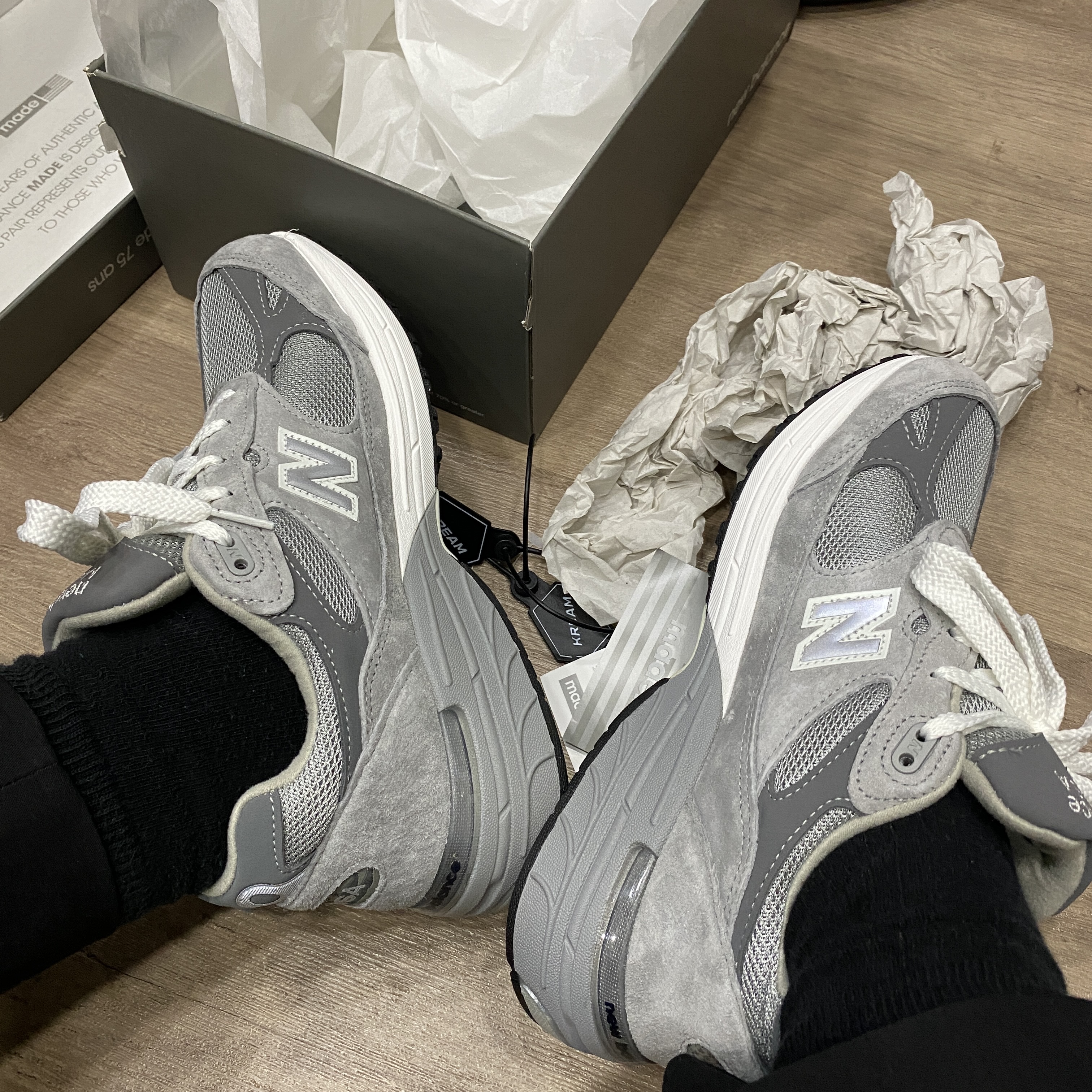 (W) New Balance 993 Made in USA Grey - B Standard 착용 스타일