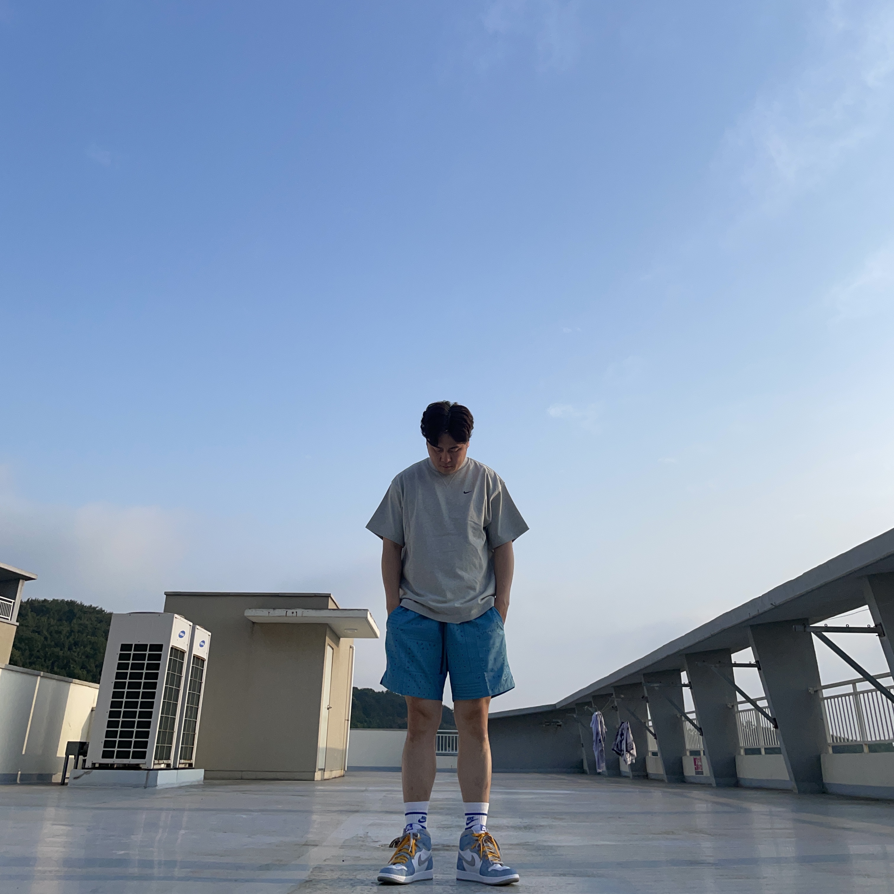 Nike x Kim Jones Oversized T-Shirt Grey Heather - US/EU, Jordan 1 Retro High OG Hyper Royal 착용 스타일 - 1