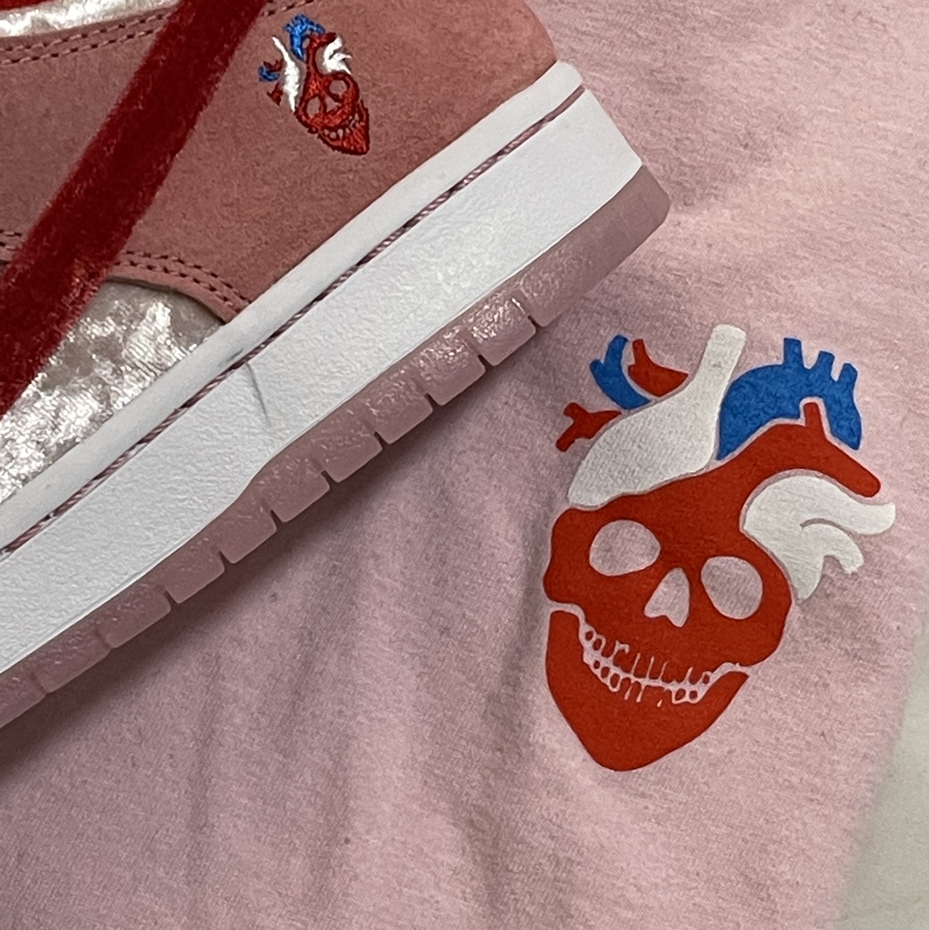 Nike x StrangeLove SB Dunk Low Pink (Regular Box) 착용 스타일 - 2