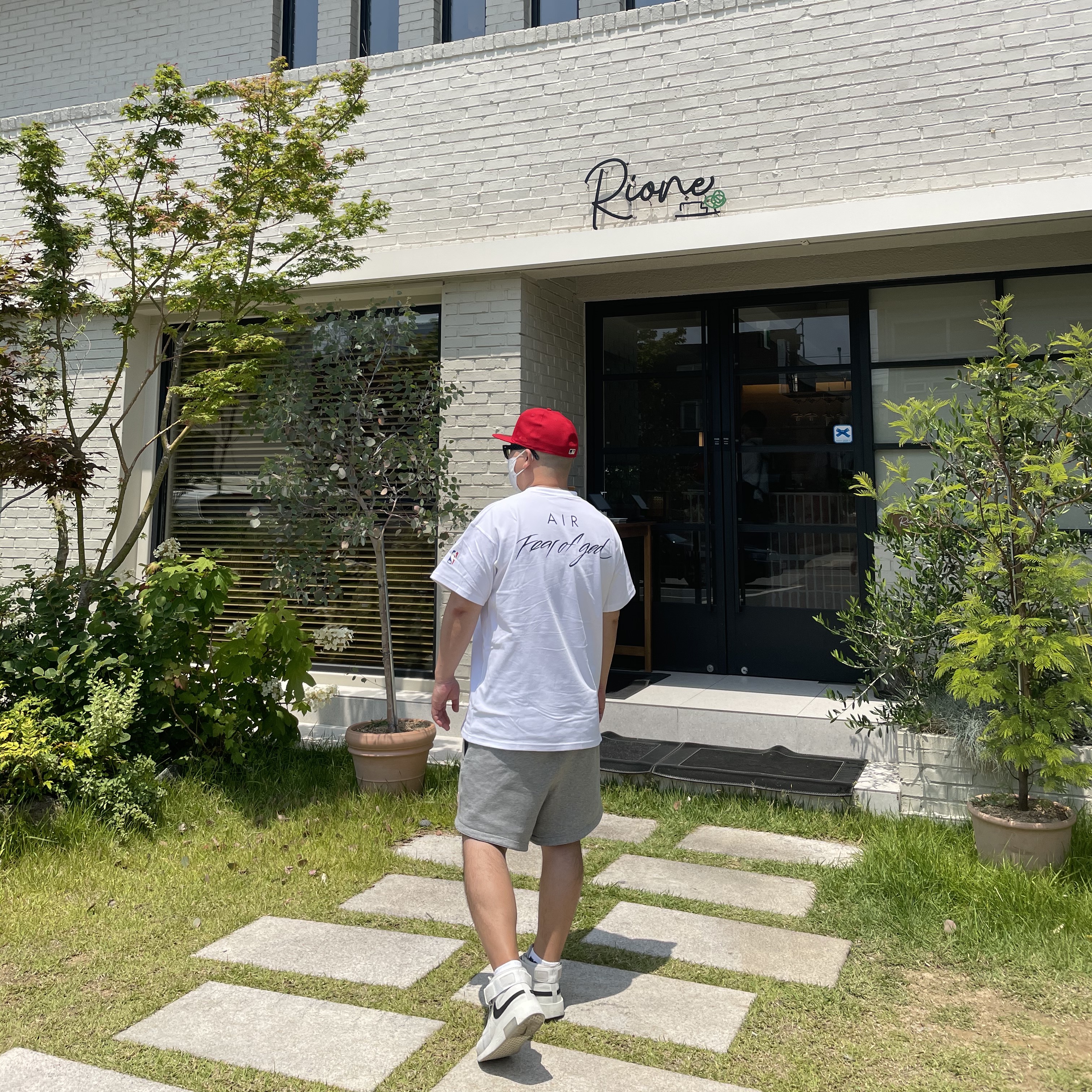 Nike x Fear of God Air Fear of God Raid Light Bone, Nike x Fear of God NRG Reversible Shorts 착용 스타일