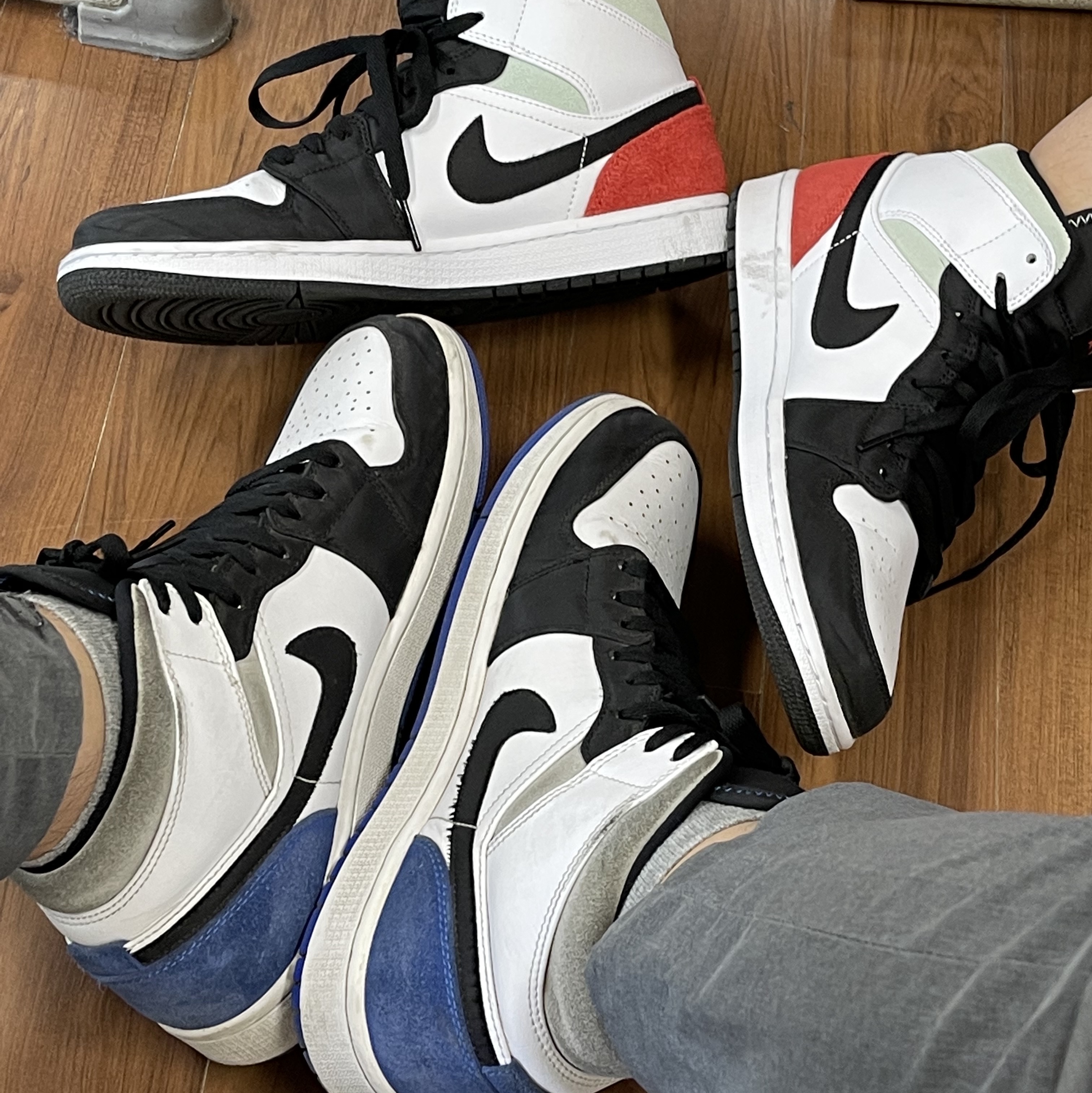 Jordan 1 Mid SE Hyper Royal 착용 스타일 - 3