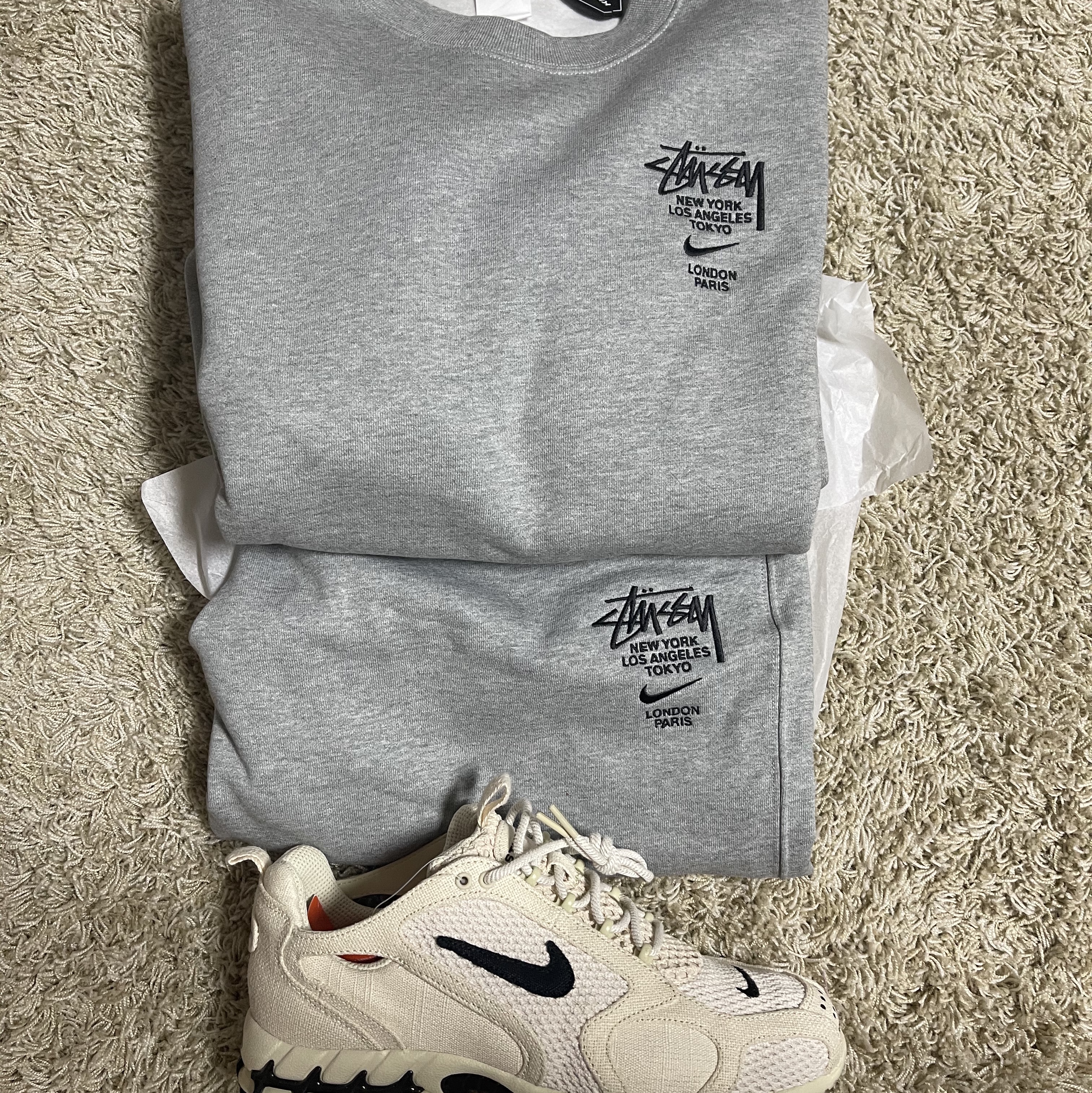 Nike x Stussy NRG ZR Fleece Pants Heather Grey - US/EU, Nike x Stussy NRG ZR Fleece Crewneck Heather Grey - US/EU 착용 스타일 - 2