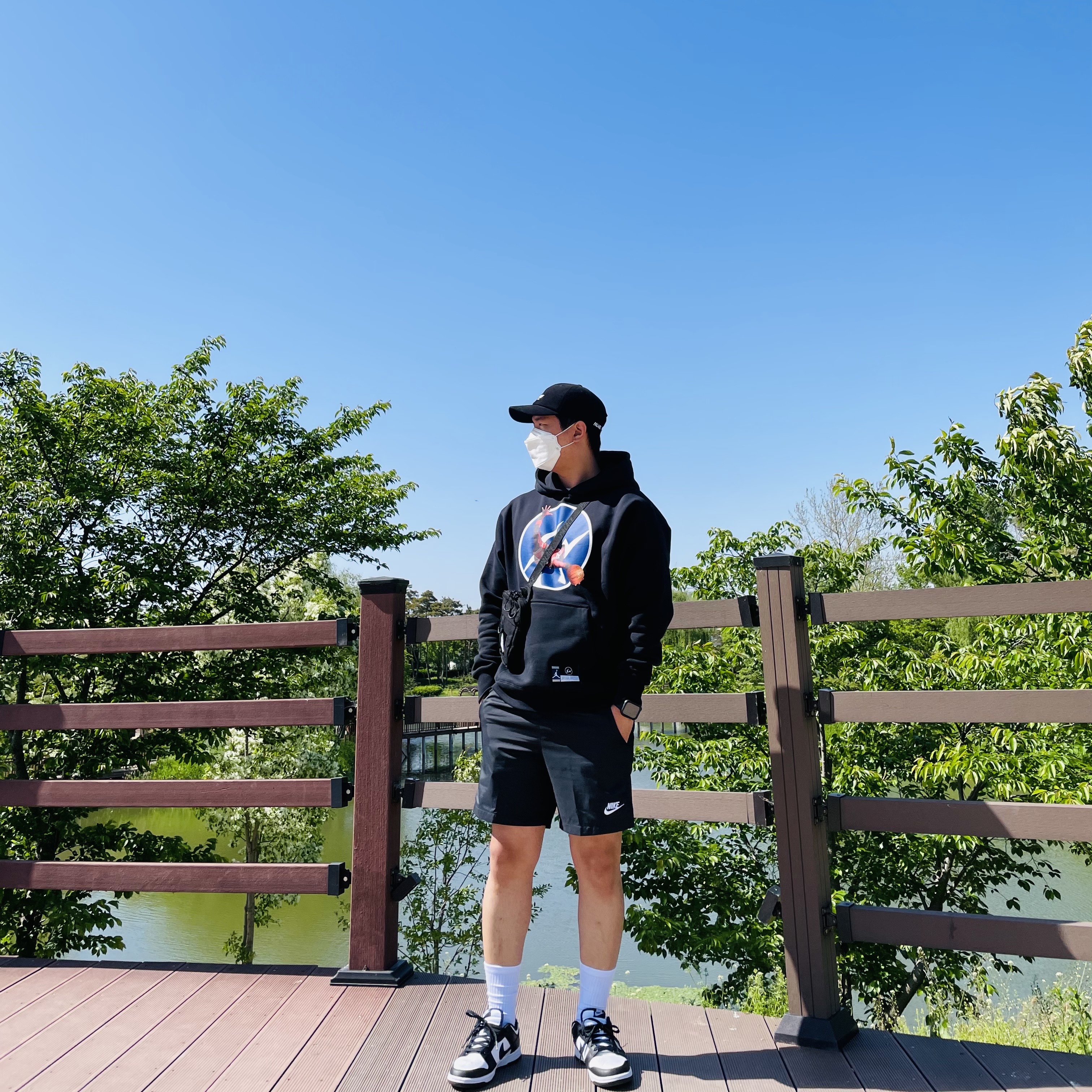 Nike Dunk Low Retro Black, Jordan x Fragment Image Pullover Hoodie Black - Asia 착용 스타일