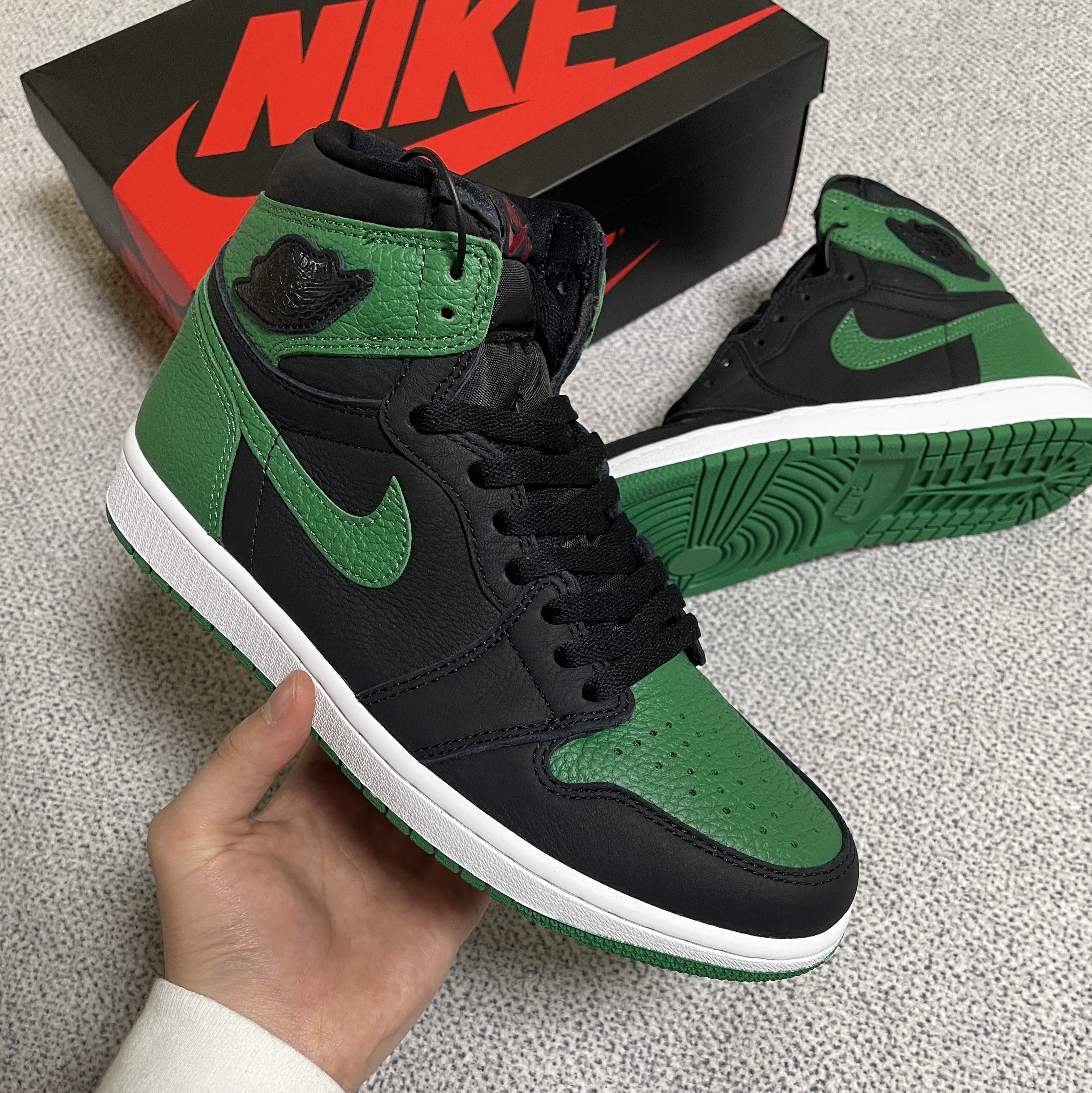 Jordan 1 Retro High OG Pine Green Black 착용 스타일