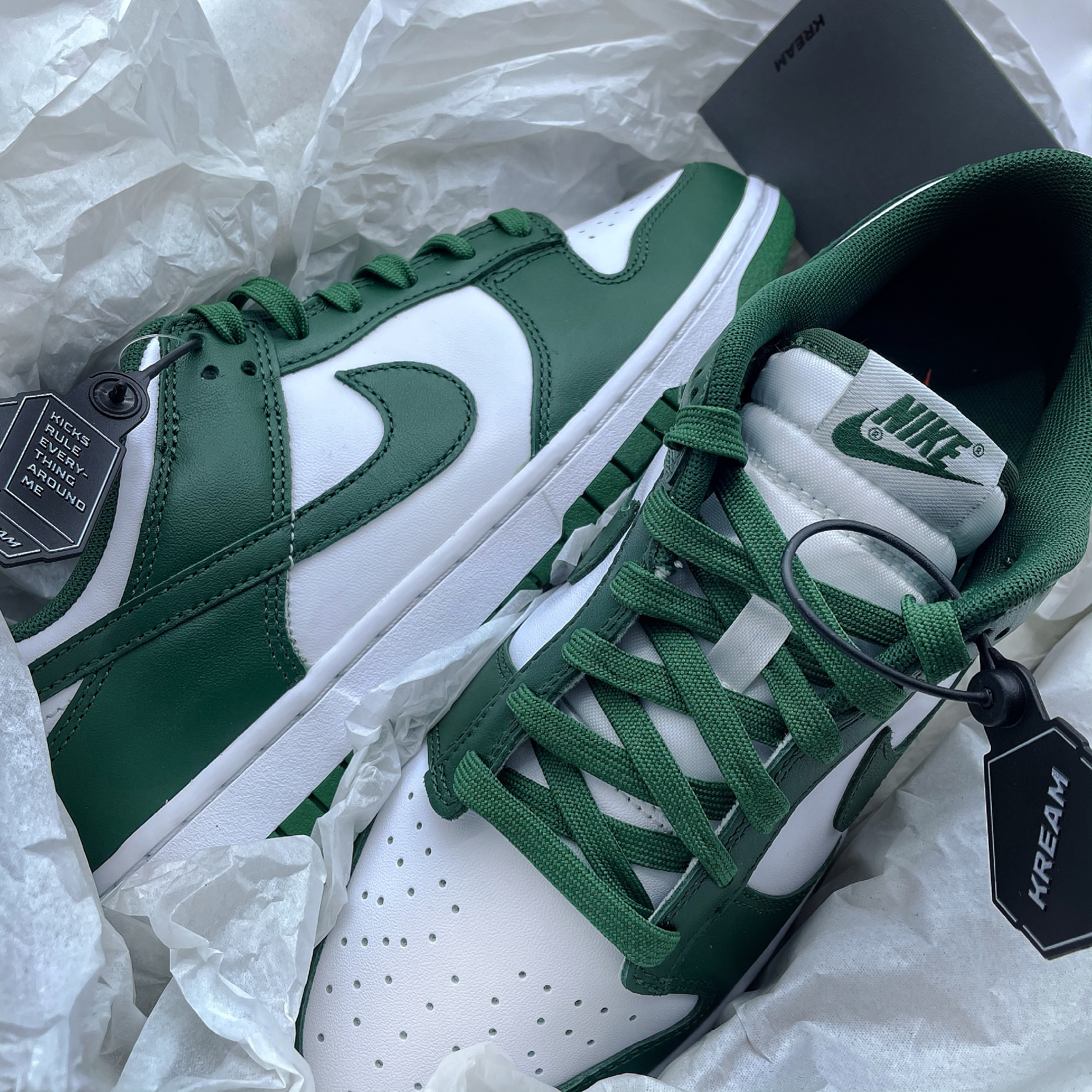 Nike Dunk Low Retro Varsity Green 착용 스타일