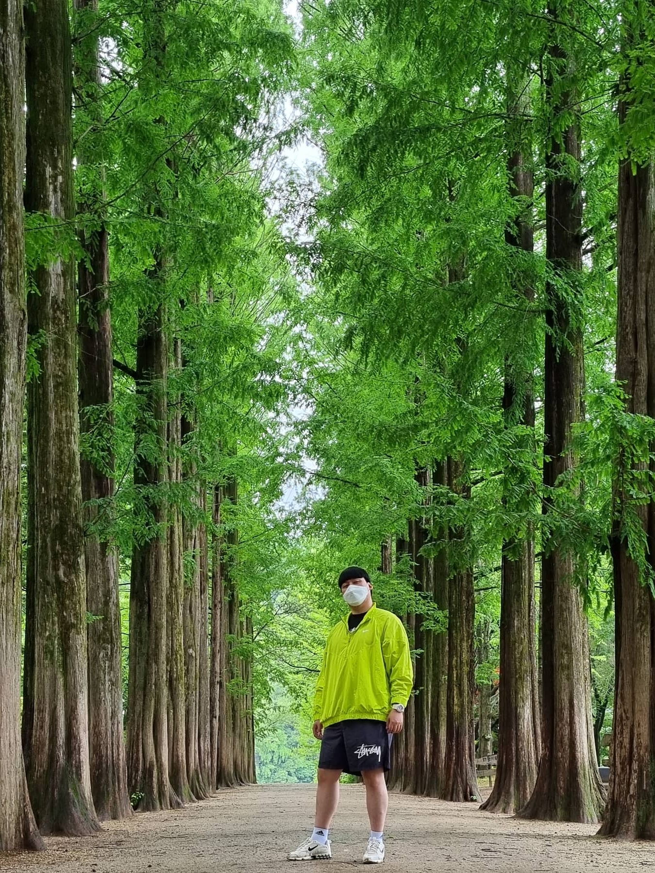 Nike x Stussy Water Shorts Off Noir, Nike x Stussy Windrunner Jacket Bright Cactus 착용 스타일 - 1