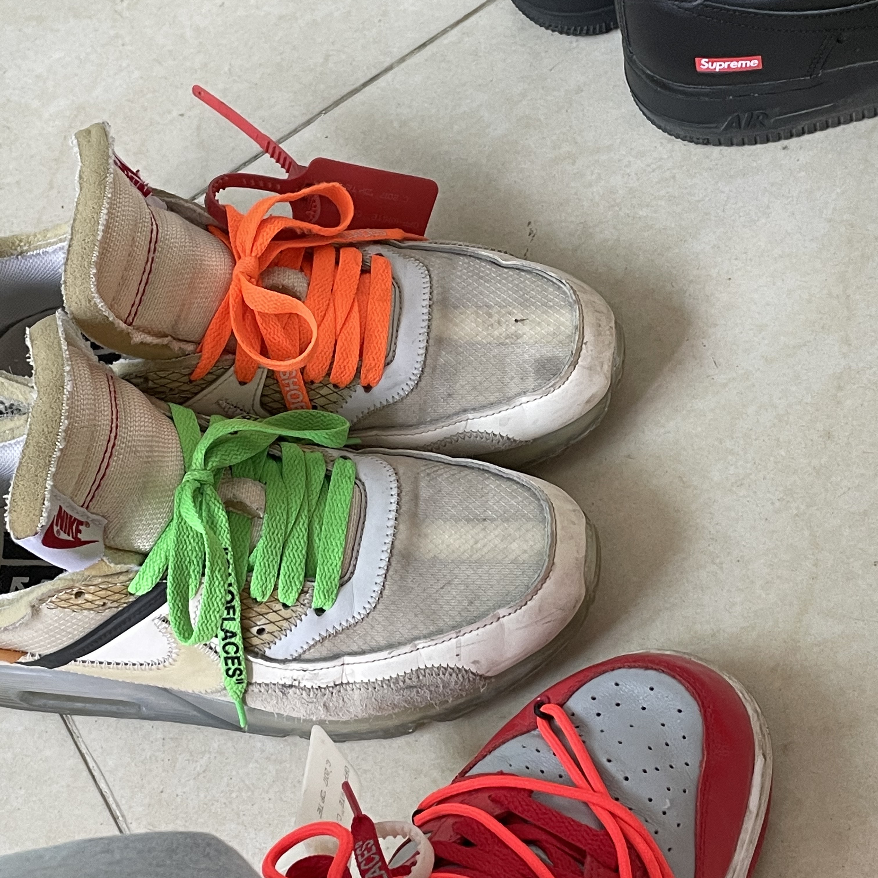 Nike x Off-White Air Max 90 The Ten, Nike x Supreme Air Force 1 Low Black 착용 스타일