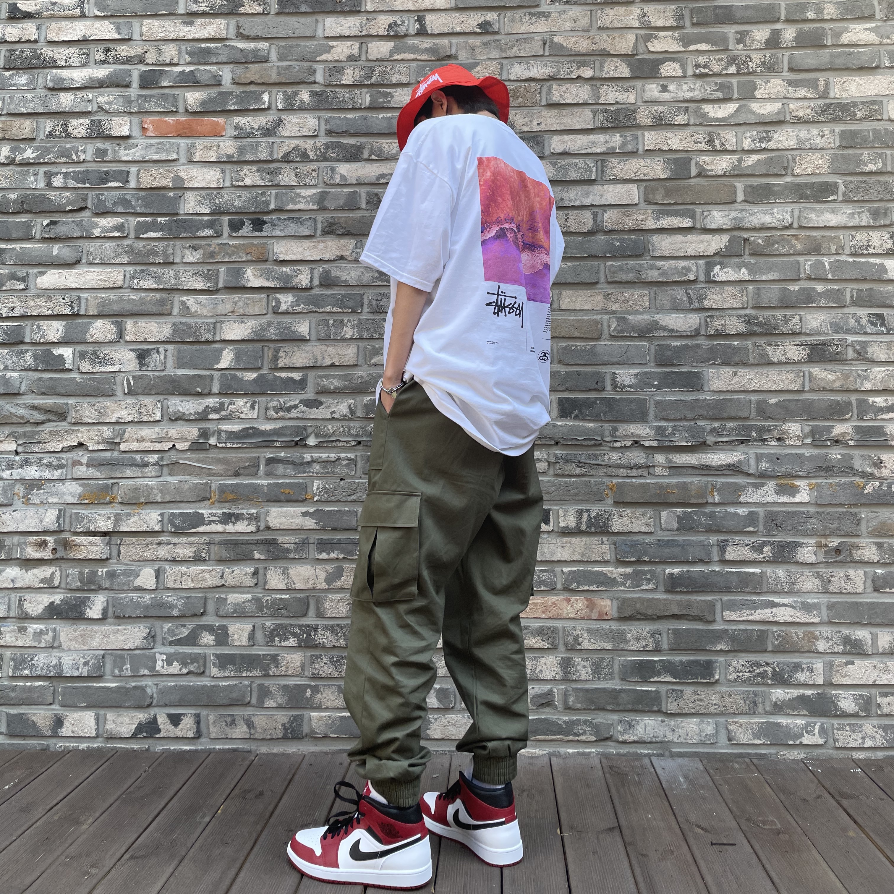 Stussy Ocean Dream T-Shirt White, Jordan 1 Mid Chicago 2020 착용 스타일