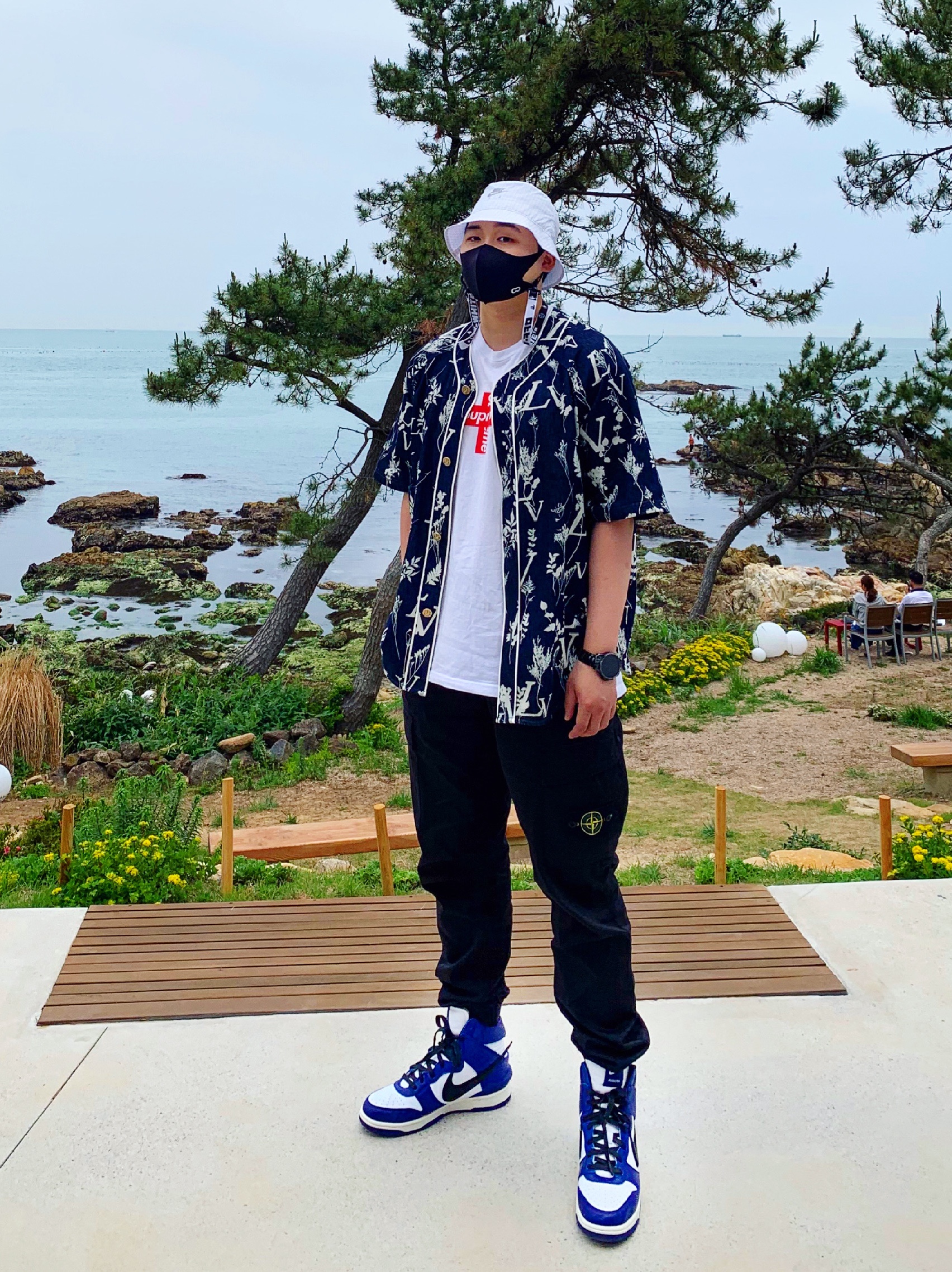 Nike x Ambush Dunk High Deep Royal Blue, Supreme Cross Box Logo T-Shirt White - 20FW 착용 스타일